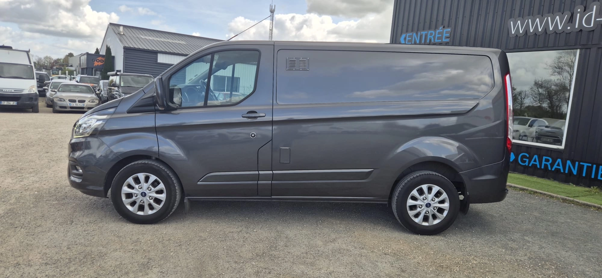 Ford Transit Custom Vu FOURGON 270 2.0 TDCI 130 L1H1 COURT PC-TN LIMITED BVA START-STOP — photo 2
