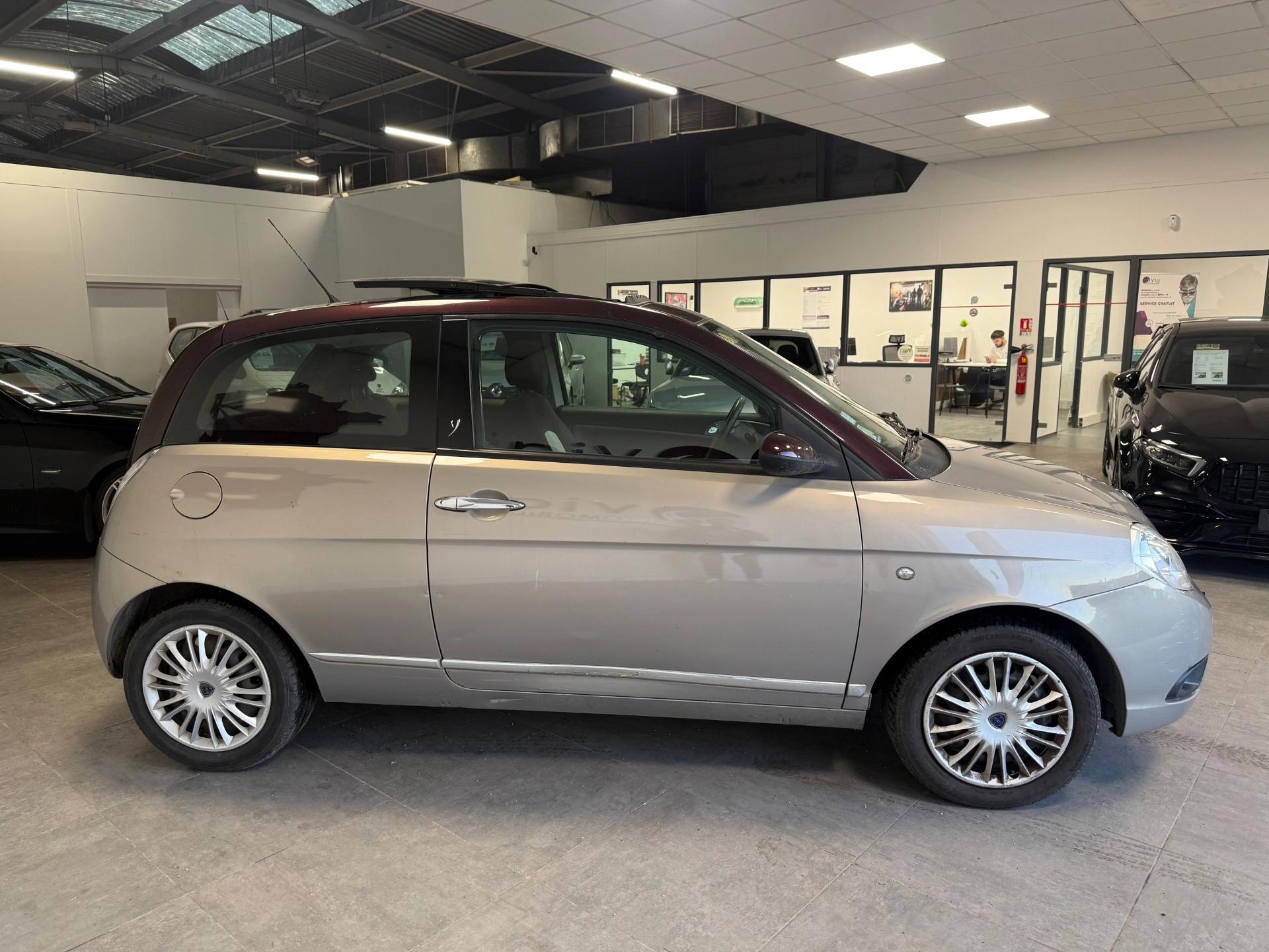 Lancia Ypsilon