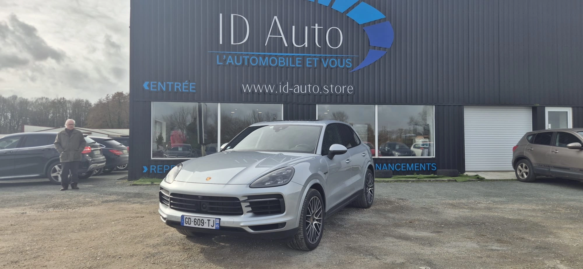 Porsche Cayenne 3.0 E-HYBRID 462H 340 PHEV 14.1KWH PLATINUM EDITION BVA — photo 2