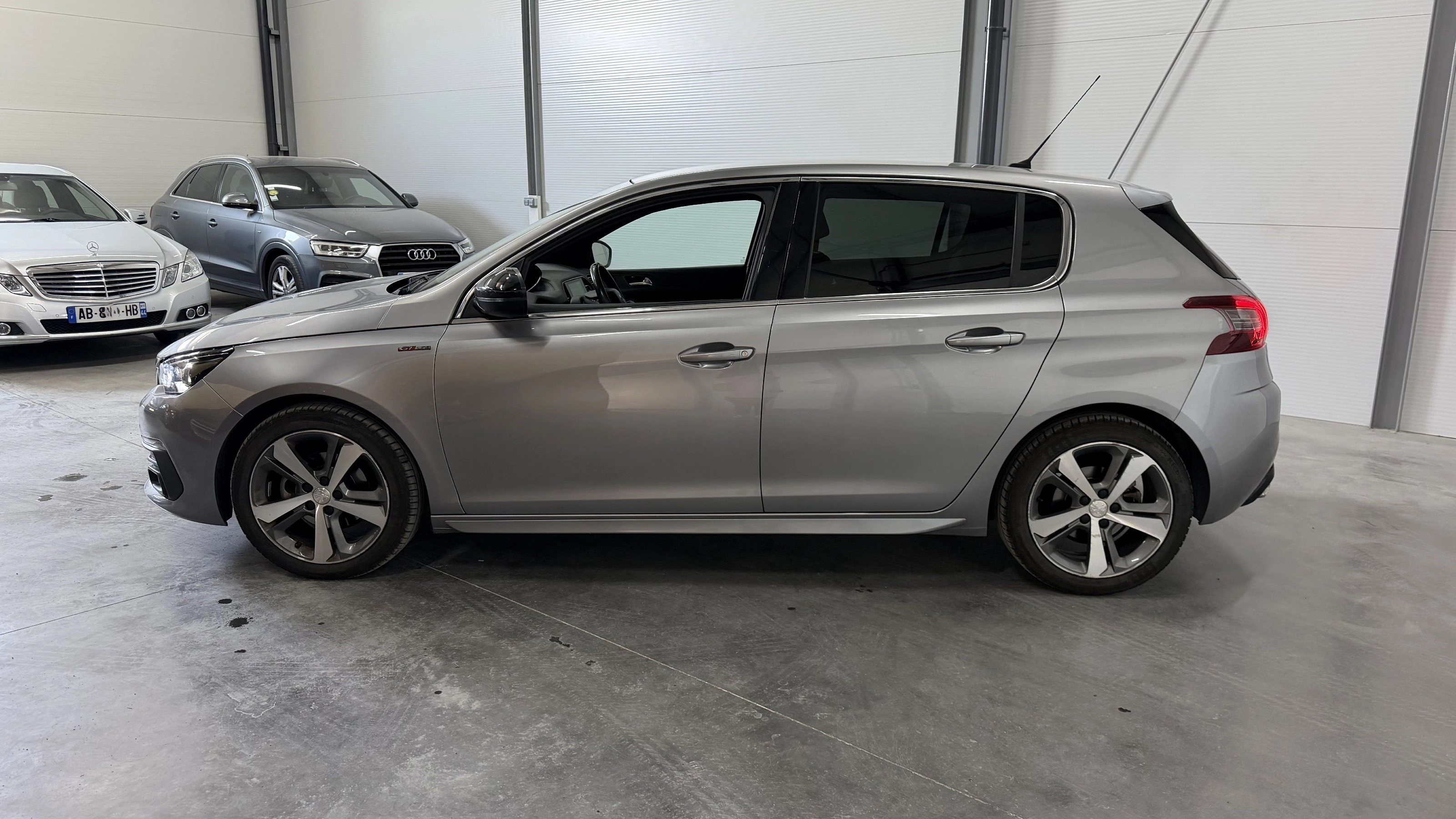 Peugeot 308 GT LINE / Garantie 12 mois GENERATION-II 1.6 BLUEHDI 120 GT LINE — photo 2