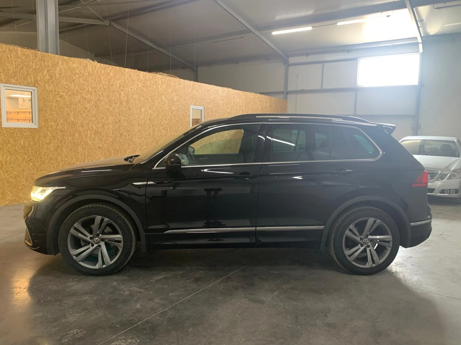 Volkswagen Tiguan 2.0 TDI 150 R-LINE DSG BVA - Garantie 12 mois — photo 2