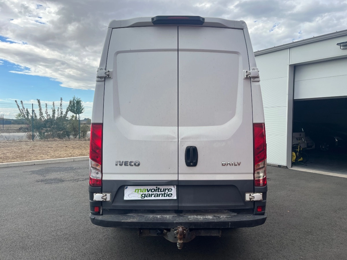 Iveco Daily 35C14 2.3 FOURGON Garantie 12 mois — photo 4