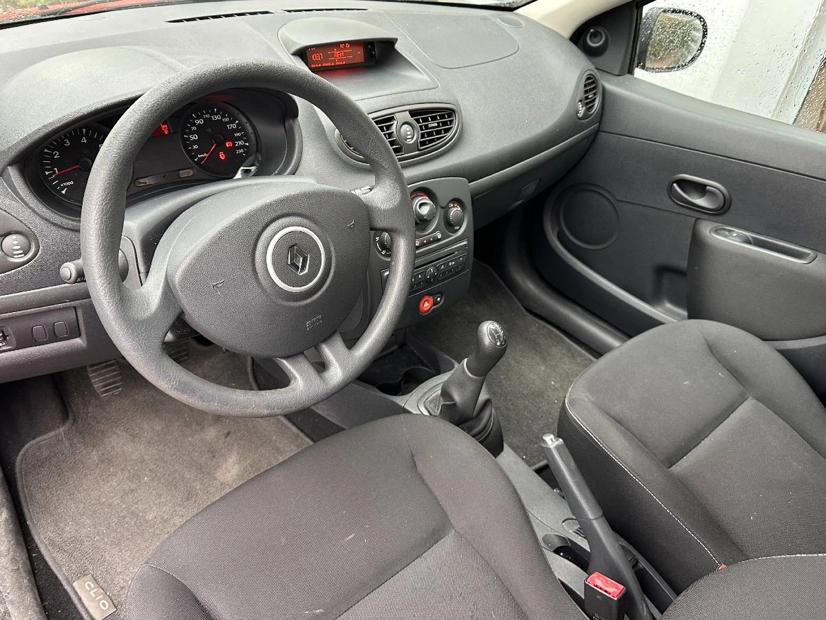 Aperçu indisponible de RENAULT Clio