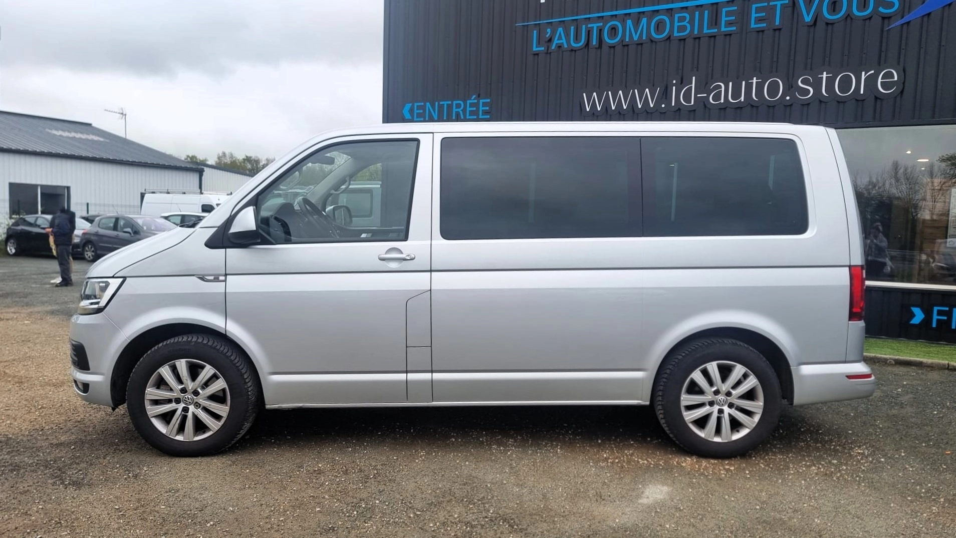Volkswagen Multivan T6 2.0 TDI - Distribution faite / Garantie 12 mois MINIBUS T6 2.0 TDI 205 COURT BLUEMOTION CARAT — photo 3