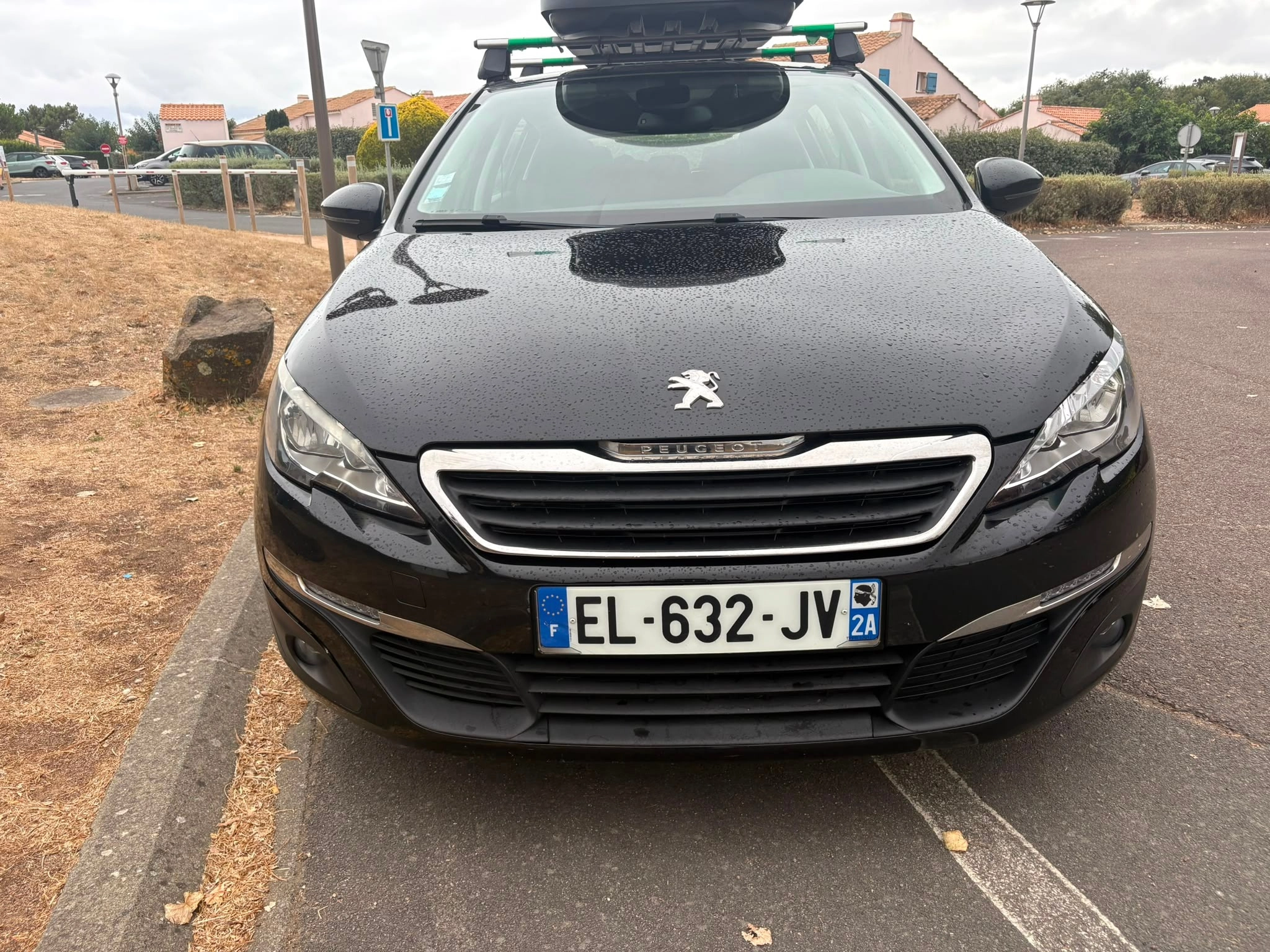 Peugeot 308 GENERATION-II 1.6 BLUEHDI 120 ALLURE — photo 3