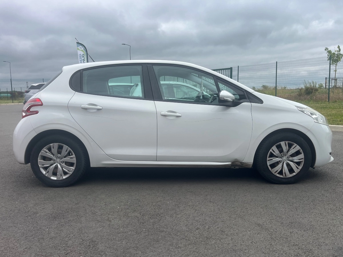 Peugeot 208 GENERATION-I 1.2 PURETECH 80 ACTIVE — photo 4