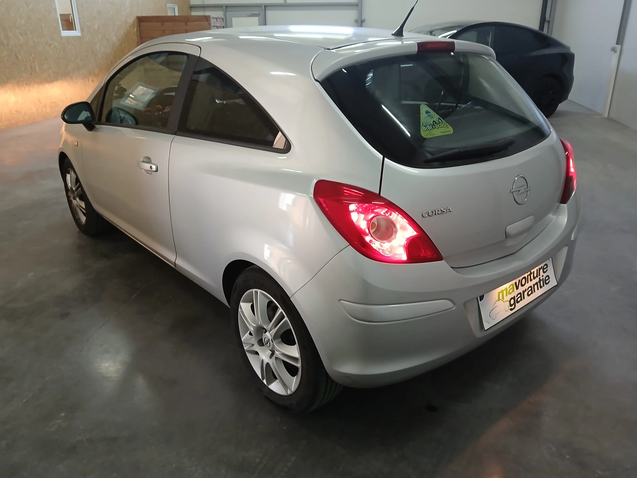 Opel Corsa 1.4 TWINPORT 90 COSMO BVA — photo 3