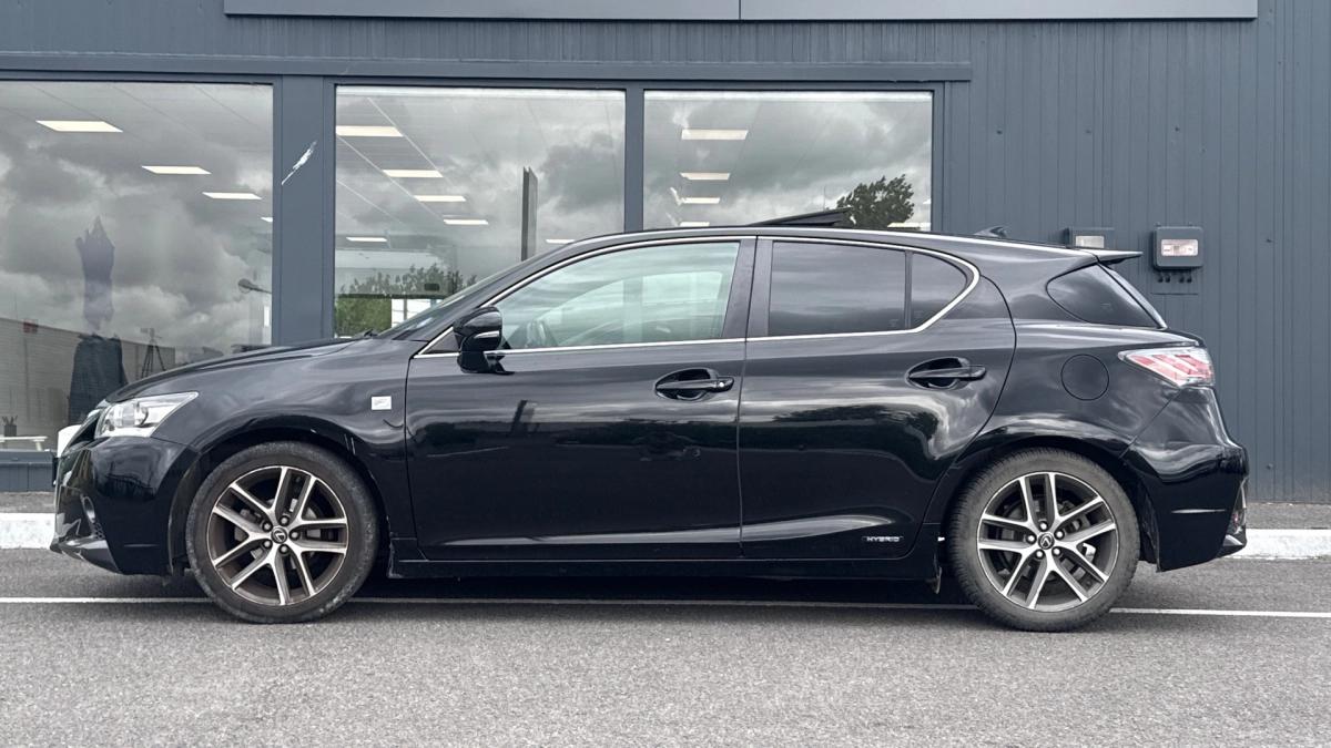 Lexus CT200H