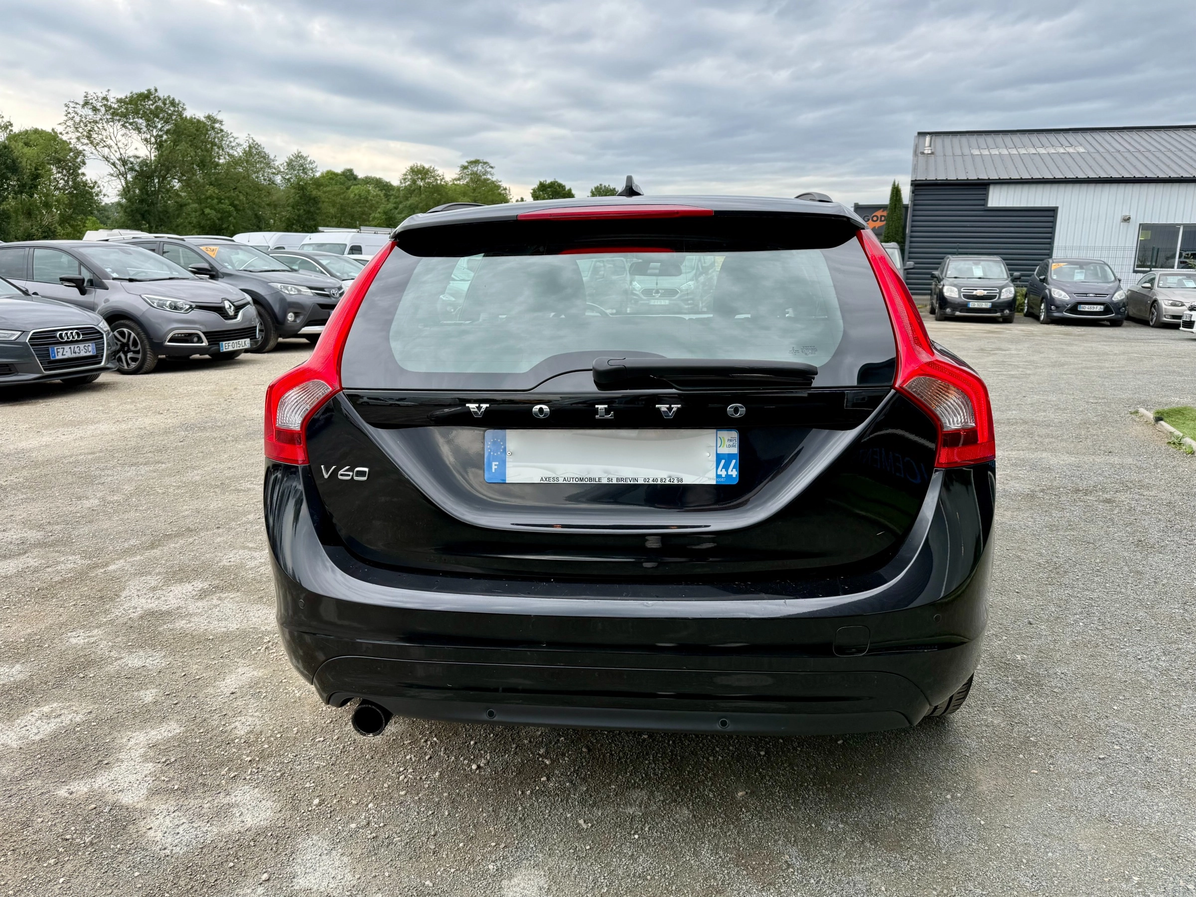 Volvo V60 1.6 115 BVA DRIVE KINETIC GARANTIE 12 MOIS 1.6 115 DRIVE KINETIC START-STOP — photo 4