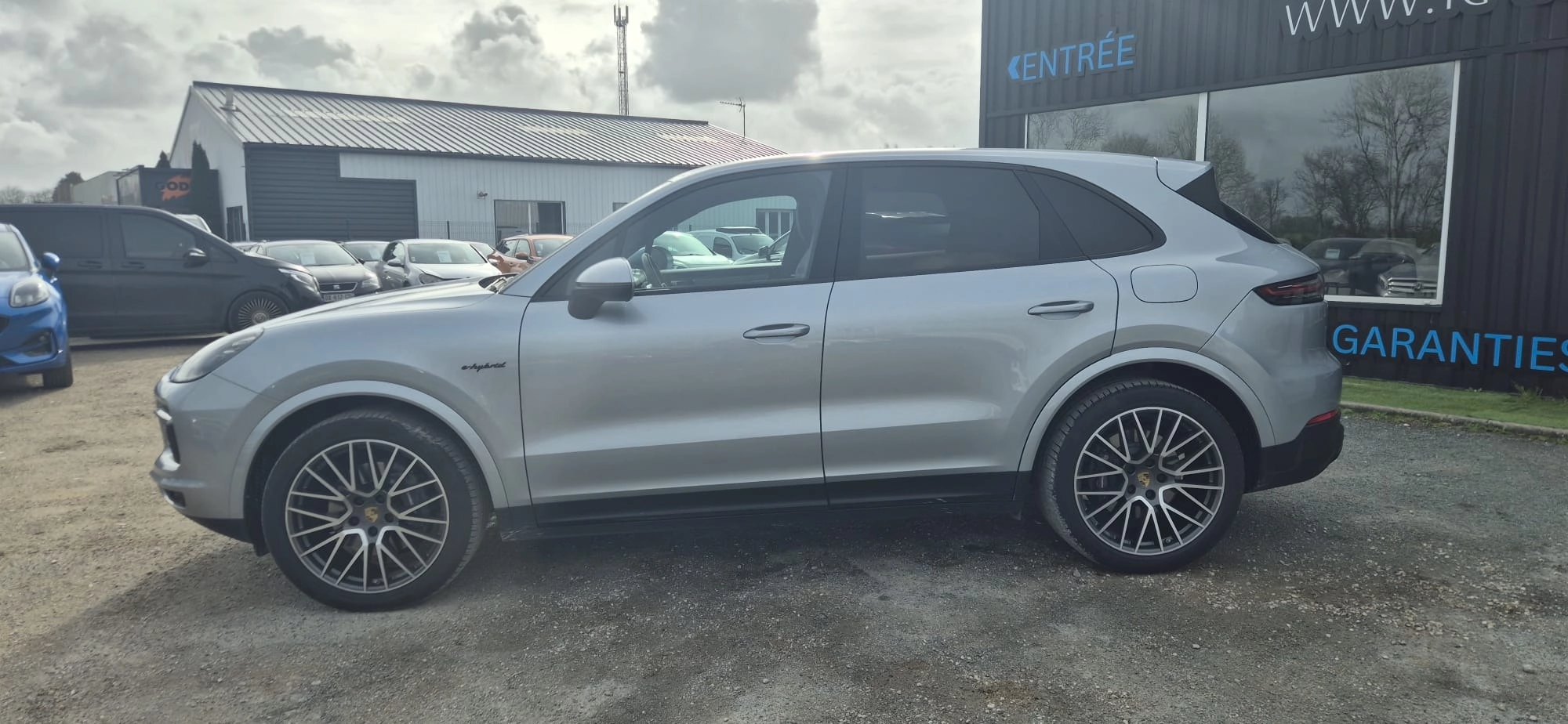 Porsche Cayenne 3.0 E-HYBRID 462H 340 PHEV 14.1KWH PLATINUM EDITION BVA — photo 4