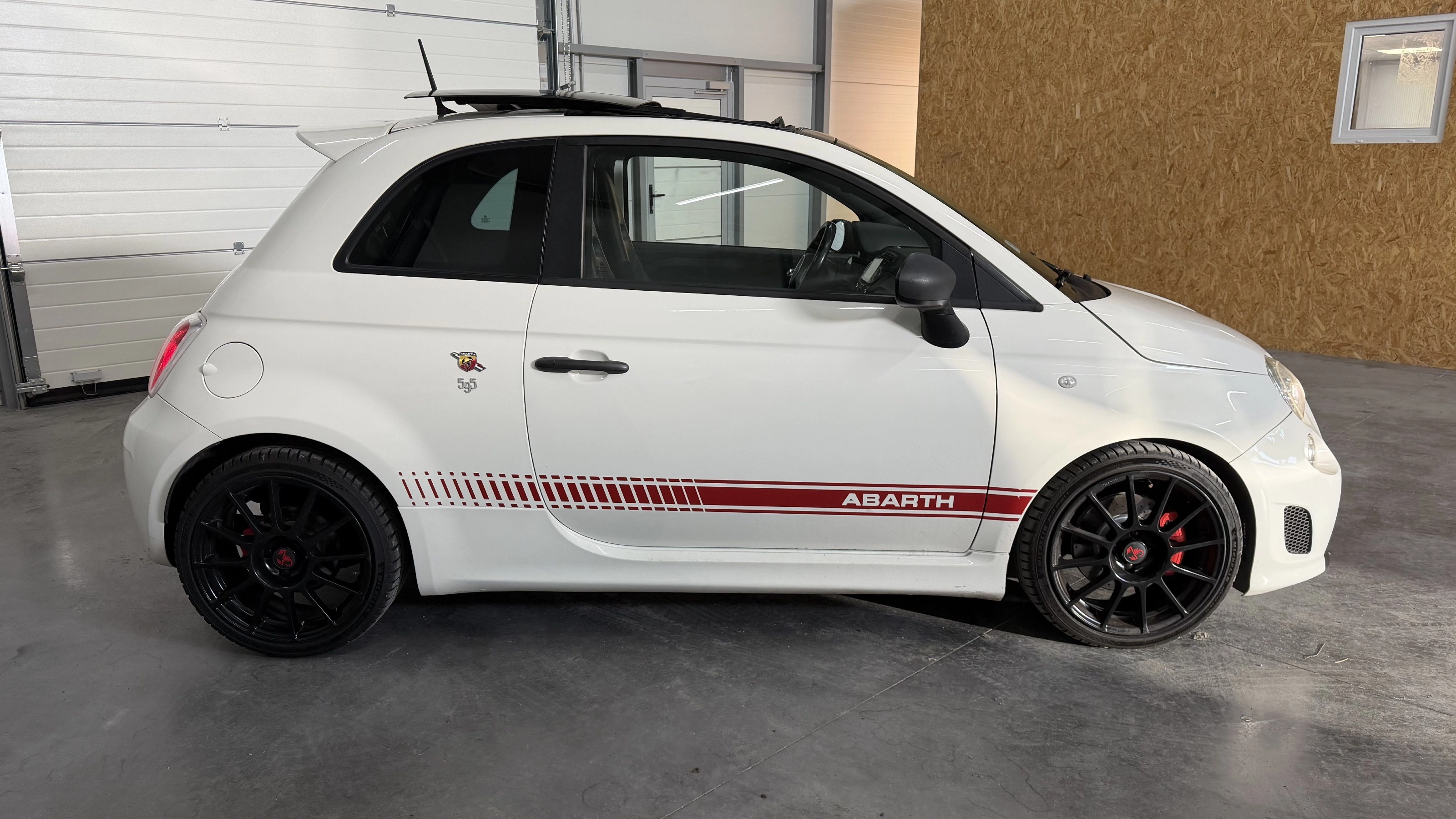 Abarth 500 595 1.4 T-JET 160 COMPETIZIONE / Distri OK / Garantie 12 mois — photo 2