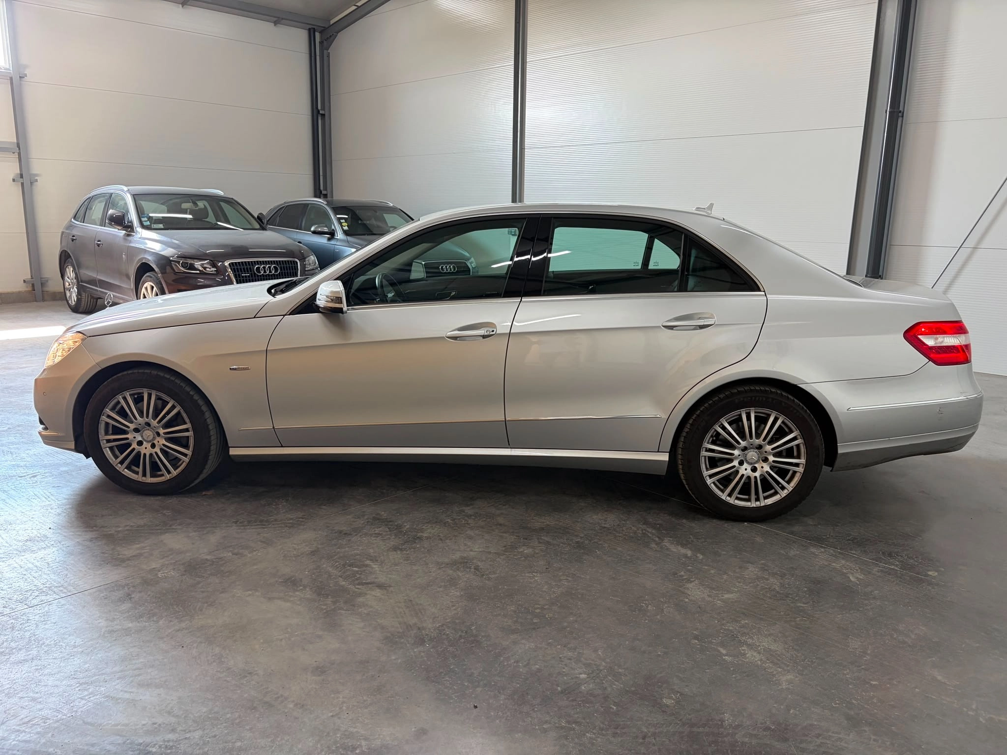 Mercedes Classe E 3.0 350 CDI 230 ELEGANCE EXECUTIVE - Garantie 12 mois 3.0 350 CDI 230 BLUEEFFICIENCY ELEGANCE EXECUTIVE 7G-TRONIC BVA — photo 3