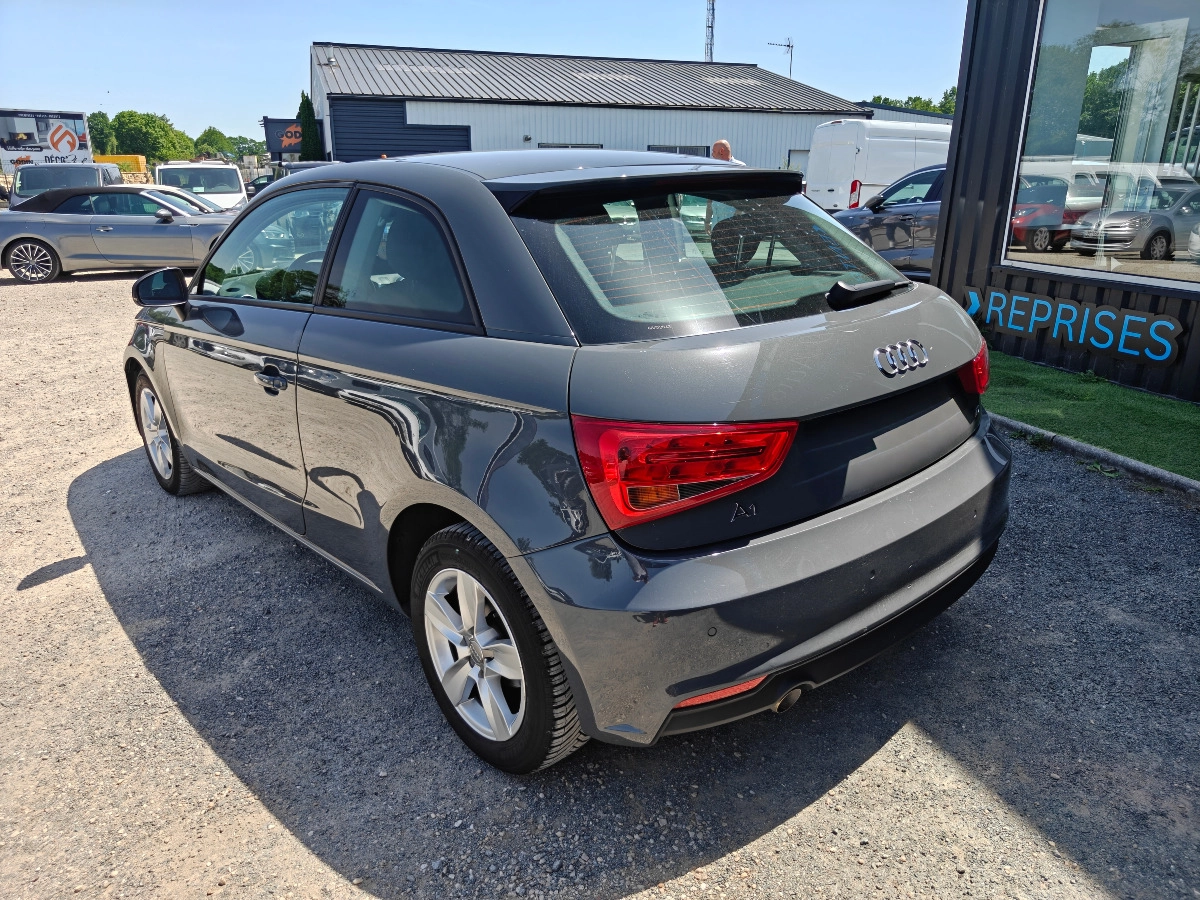 Audi A1 1.6 TDI 115 S-TRONIC BVA — photo 3