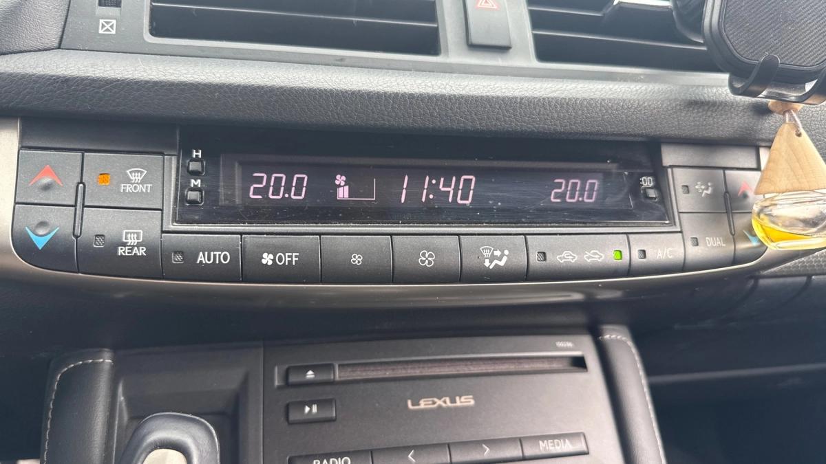 Lexus CT200H