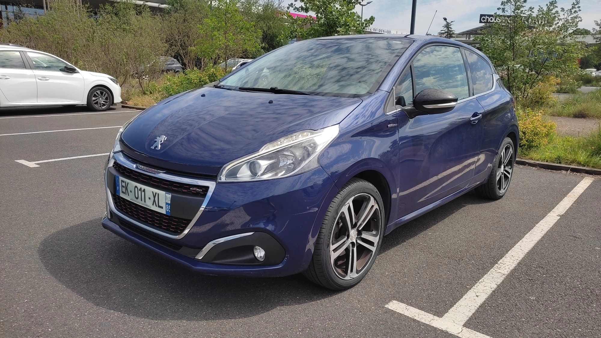 Peugeot 208 1.2 PURETECH 110 GT LINE START-STOP GARANTIE 12 MOIS GENERATION-I 1.2 PURETECH 110 GT LINE START-STOP