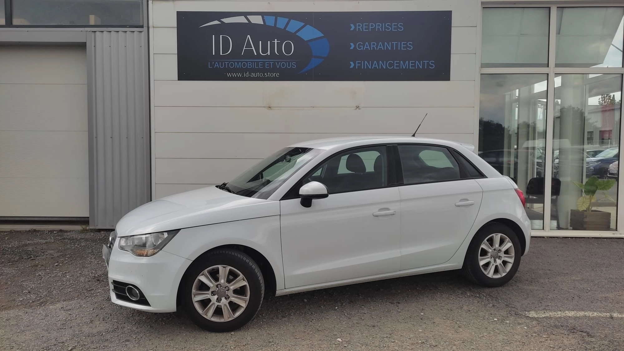 Audi A1 1.6 TDI 90 AMBIENTE GARANTIE 12 MOIS SPORTBACK 1.6 TDI 90 AMBIENTE