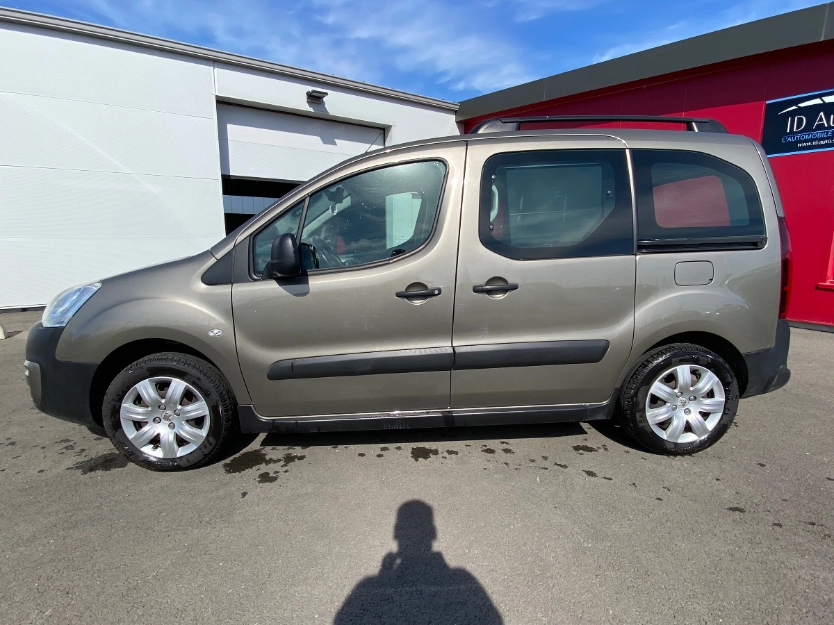 Peugeot Partner Teepee 1.2 THP 110, Garanti 1 an, Distribution ok, Très bel état de présentation — photo 2