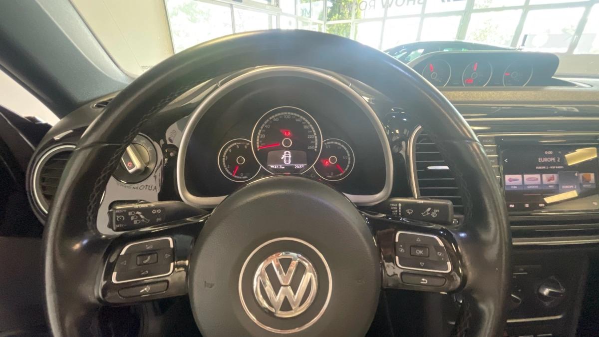 Volkswagen BEETLE