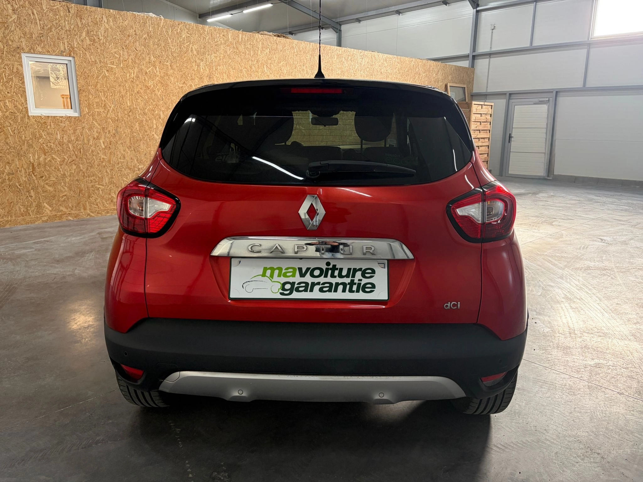 Renault Captur 1.5 DCI 90 ENERGY HELLY HANSEN - Garantie 12 mois 1.5 DCI 90 ENERGY HELLY HANSEN START-STOP — photo 4