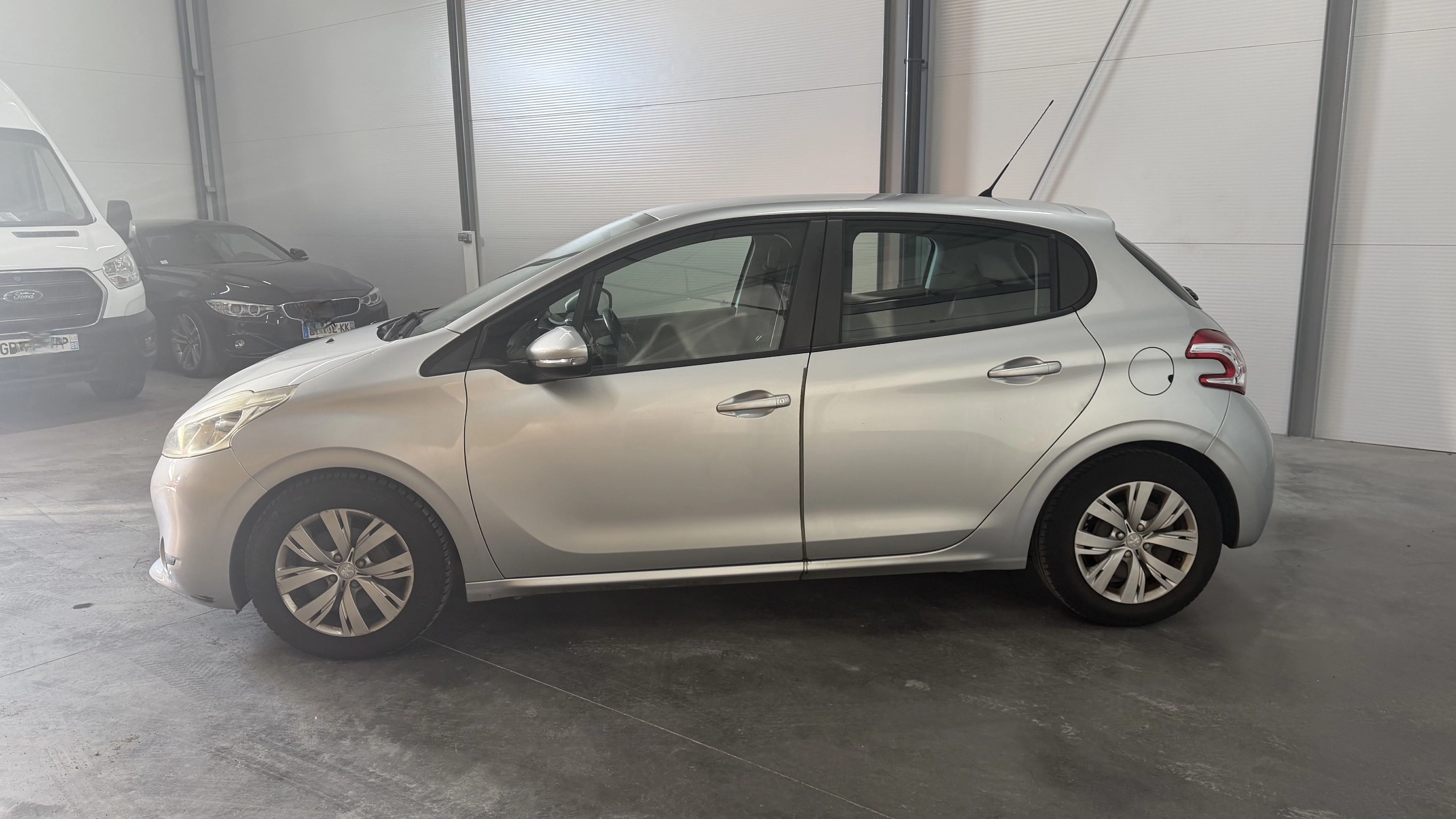 Peugeot 208 VTI (Pas PureTech) / Garantie 12 mois GENERATION-I 1.4 VTI 95 ACTIVE — photo 2