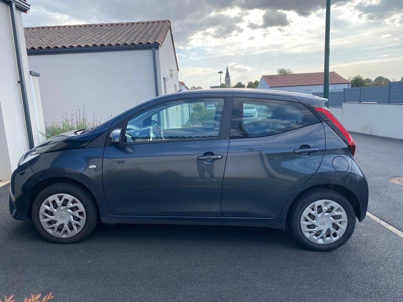 Toyota Aygo 1.0 VVTI 70 X-PLAY - Garantie 12 mois — photo 2