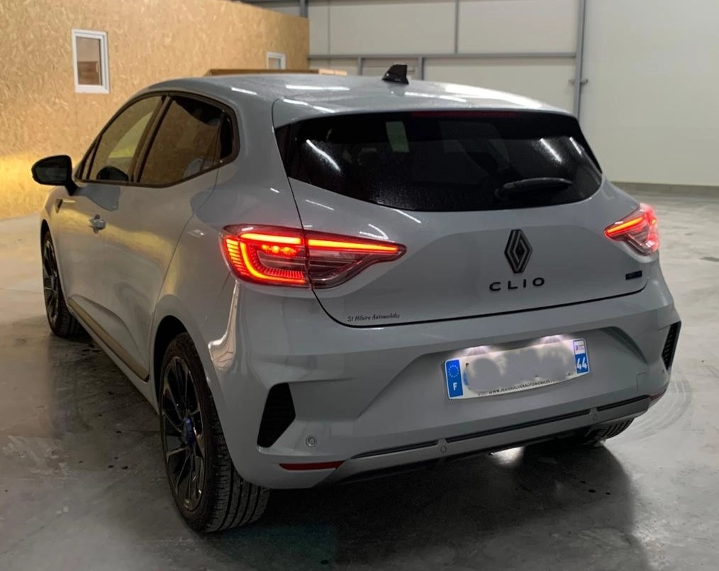 Renault Clio 1.6 E-TECH 145H 95 HYBRID FULL-HYBRID 1.2KWH ESPRIT ALPINE BVA- Garantie 20 mois — photo 2