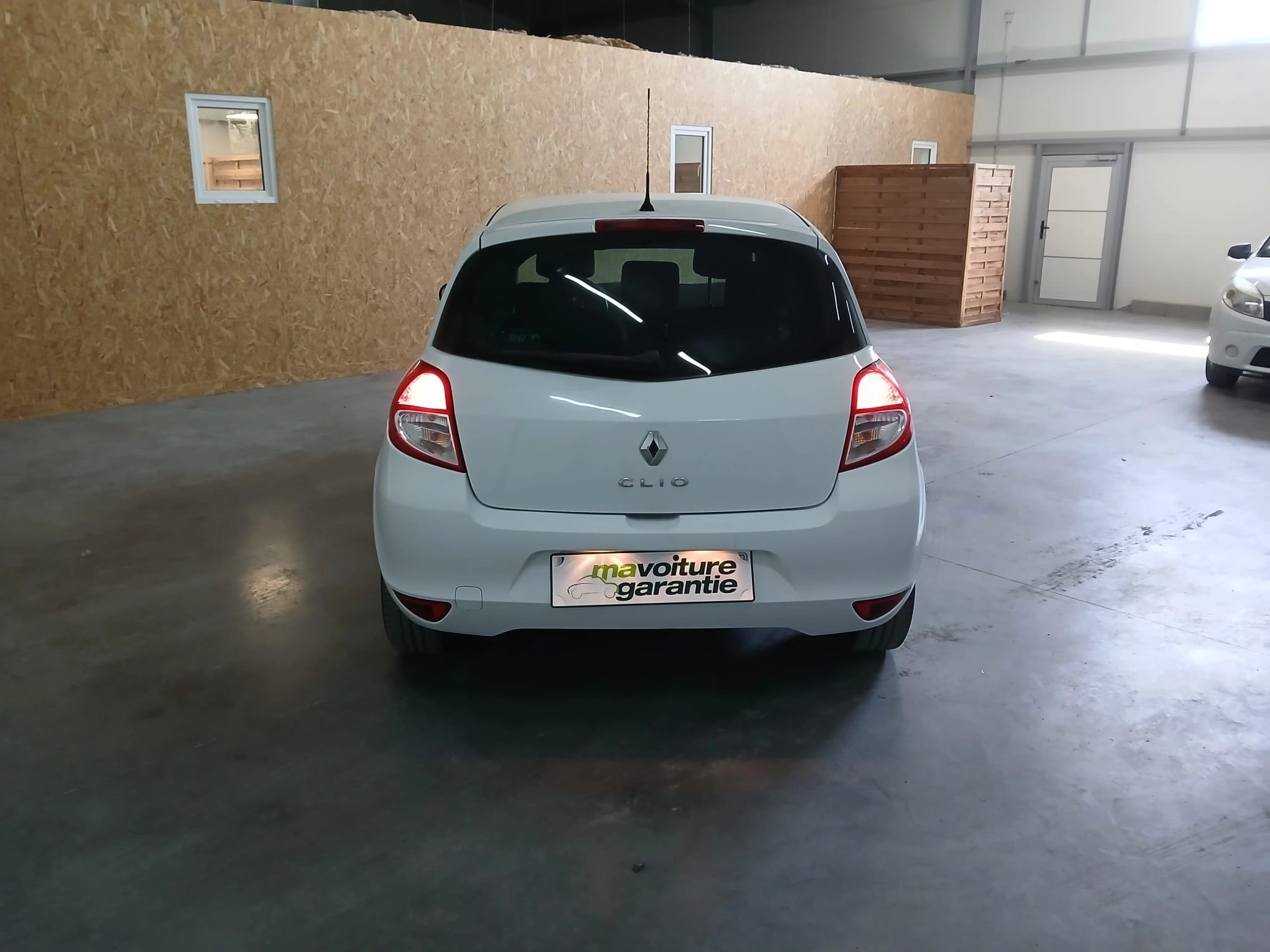 Renault Clio Garantie 12 mois 3 phase 2 1.5dCi 85ch — photo 4