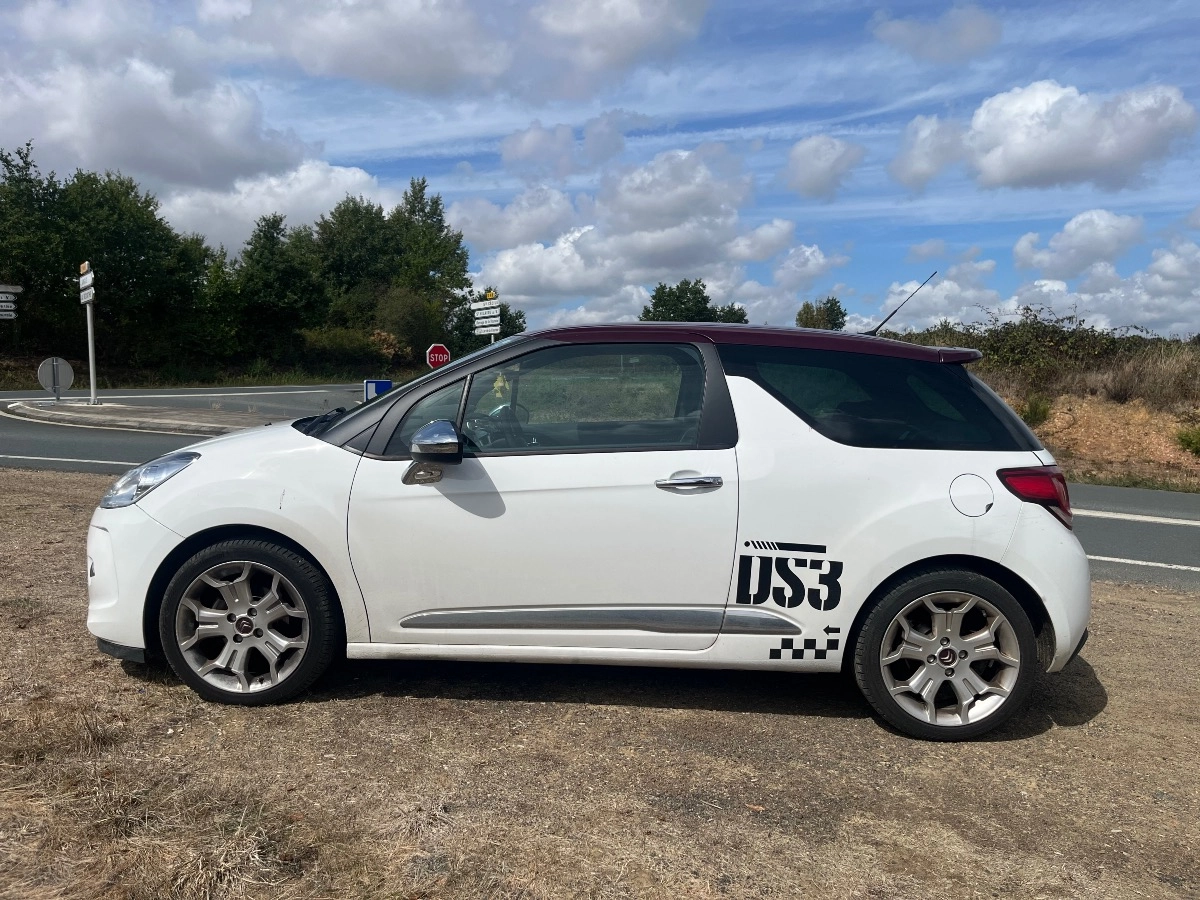 Ds Automobiles Ds 3 1.6 HDI 110 SPORT CHIC Garantie 12 mois — photo 2