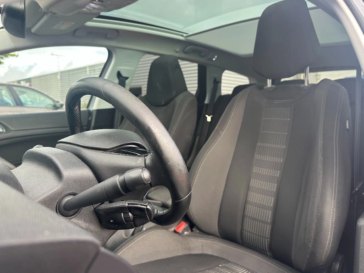 Peugeot 308 - photo 12