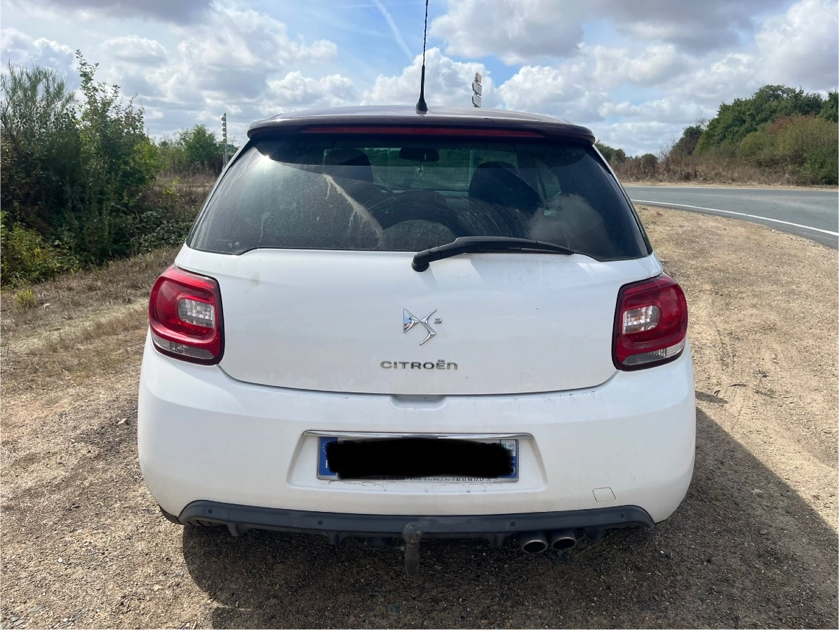 Ds Automobiles Ds 3 1.6 HDI 110 SPORT CHIC Garantie 12 mois — photo 4