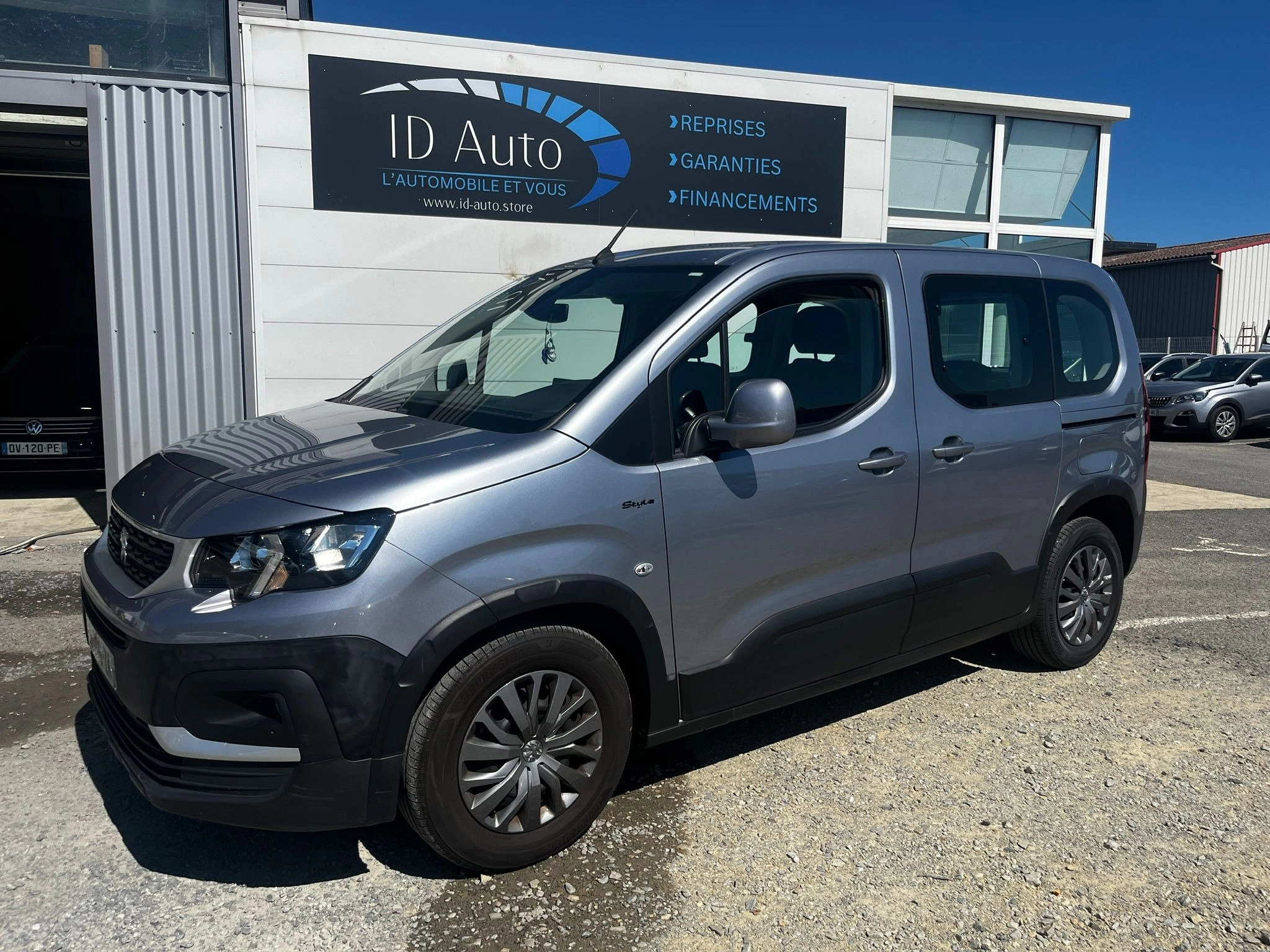 Peugeot Rifter COMBI 1.2 PURETECH 110 STYLE GARANTIE 12 MOIS MOTEUR NEUF COMBI 1.2 PURETECH 110 L1 STYLE START-STOP