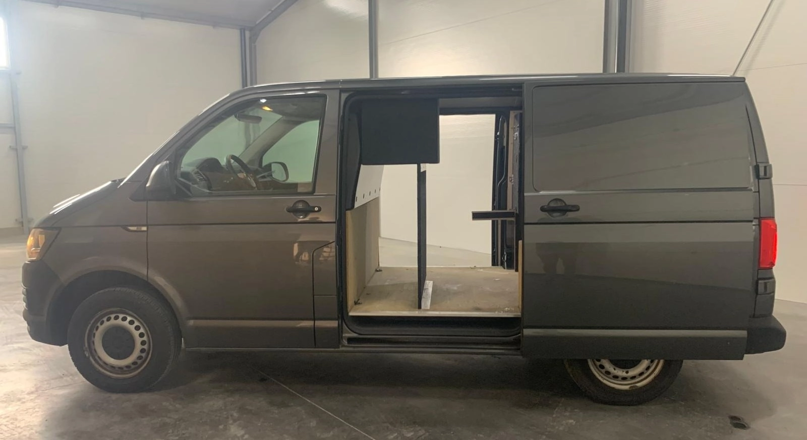 Volkswagen Transporter Vu TVA récupérable - 2.0 TDI 150 CH - Garantie 12 mois — photo 4