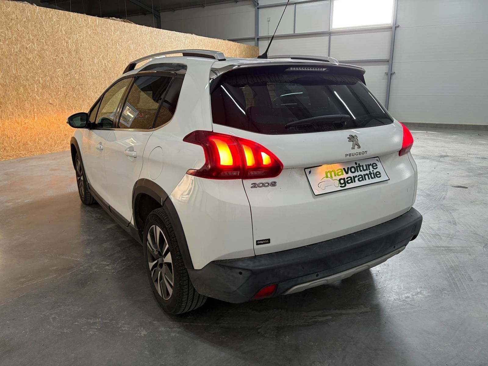 Peugeot 2008 1.6 BLUEHDI 100 ALLURE BUSINESS - Garantie 12 mois GENERATION-I 1.6 BLUEHDI 100 ALLURE BUSINESS EAT BVA START-STOP — photo 3