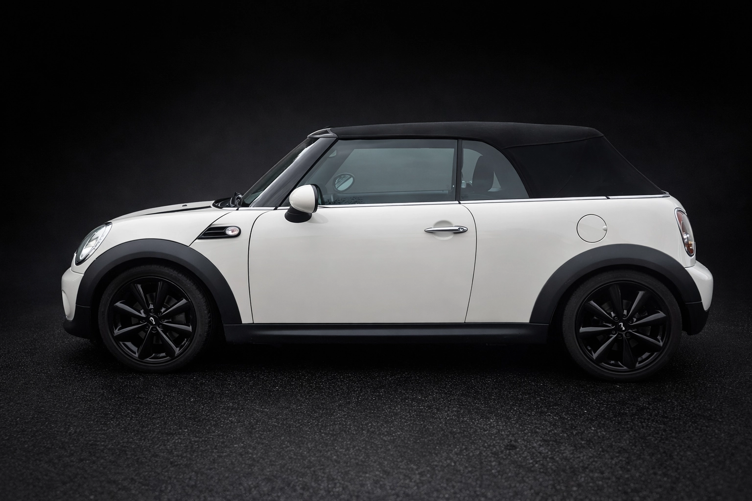 Mini Cabrio 1.6 D 110 COOPER — photo 3