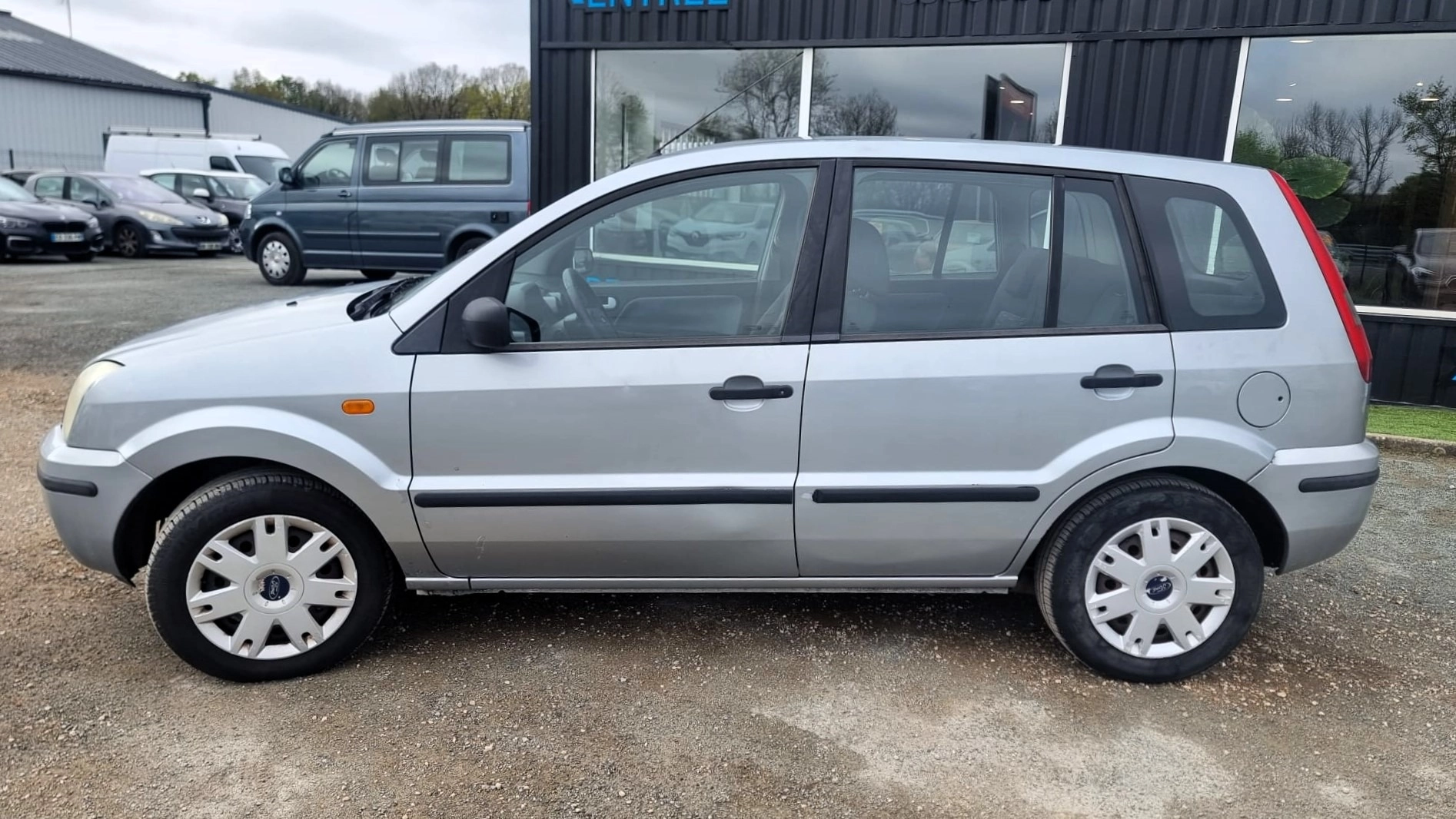 Ford Fusion 1.4 TURBO / Moteur 175000km / Garantie 12 mois 1.4 TURBO TDCI 70 CENTENNIAL — photo 3