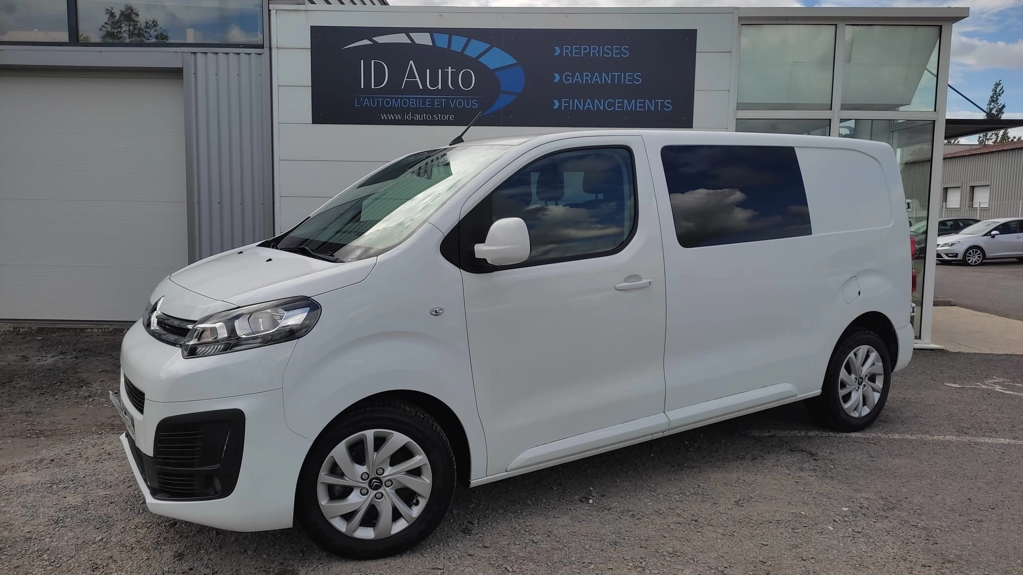 Citroen Jumpy COMBI 2.0 BLUEHDI 120 CAB APPROFONDIE TVA RECUPERABLE GARANTIE 12 MOIS COMBI 2.0 BLUEHDI 120 L2 M N2