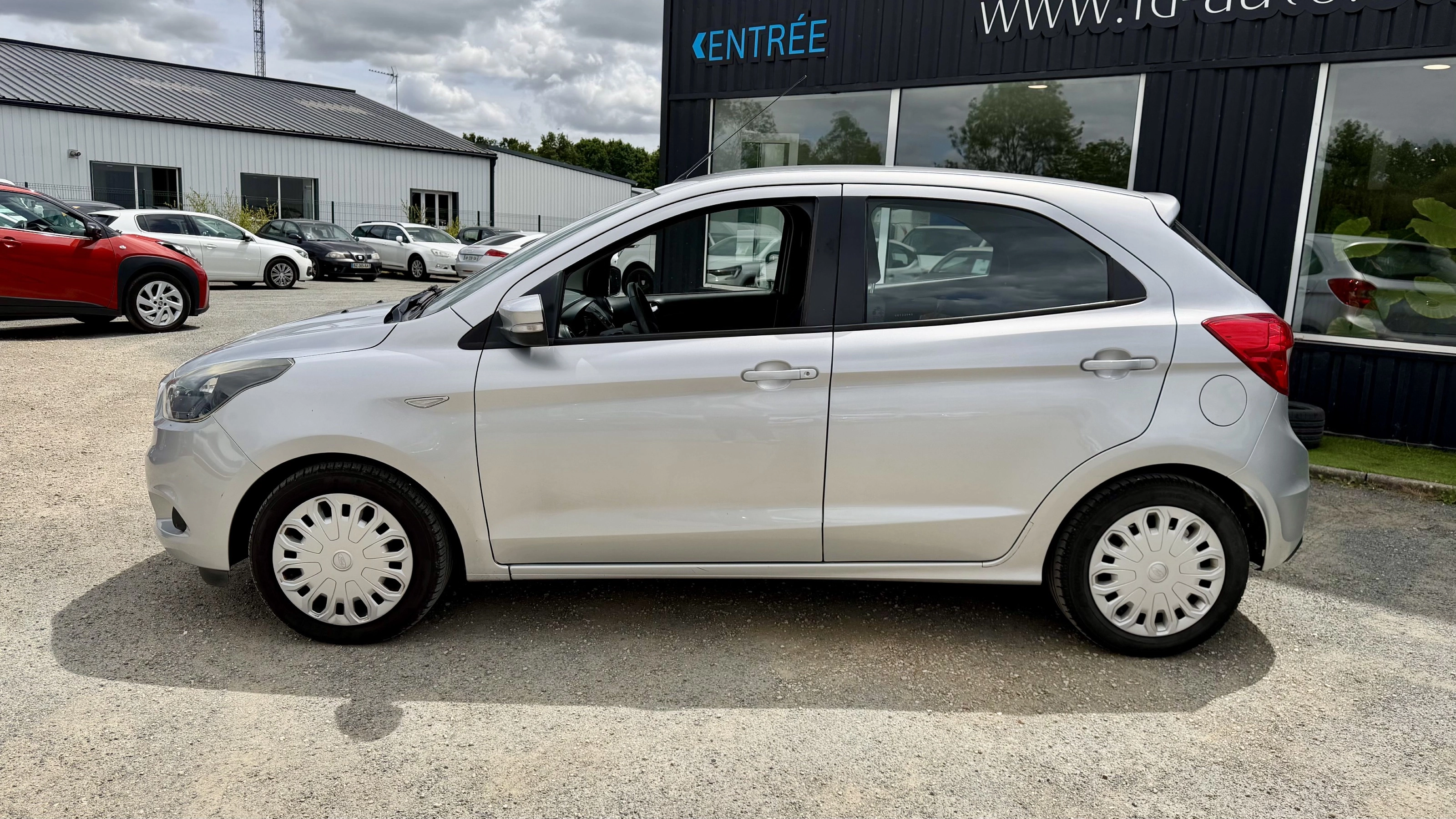Ford Ka Plus / Distribution faite / Garantie 12 mois 1.2 TIVCT 70 ESSENTIAL — photo 3