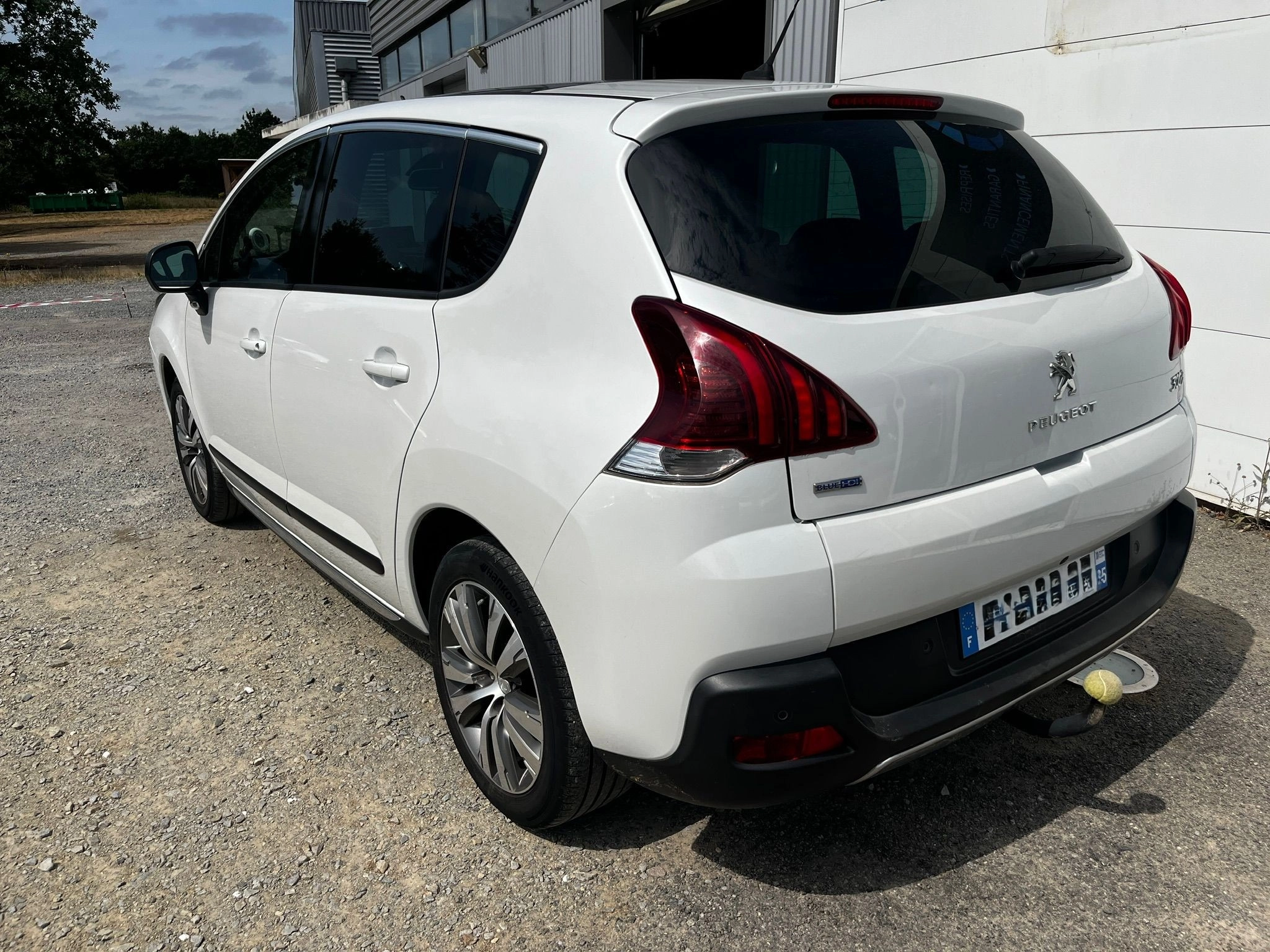 Peugeot 3008 1.6 120 CH ALLURE EAT6 GARANTIE 12 MOIS GENERATION-I 1.6 BLUEHDI 120 ALLURE EAT BVA START-STOP — photo 3
