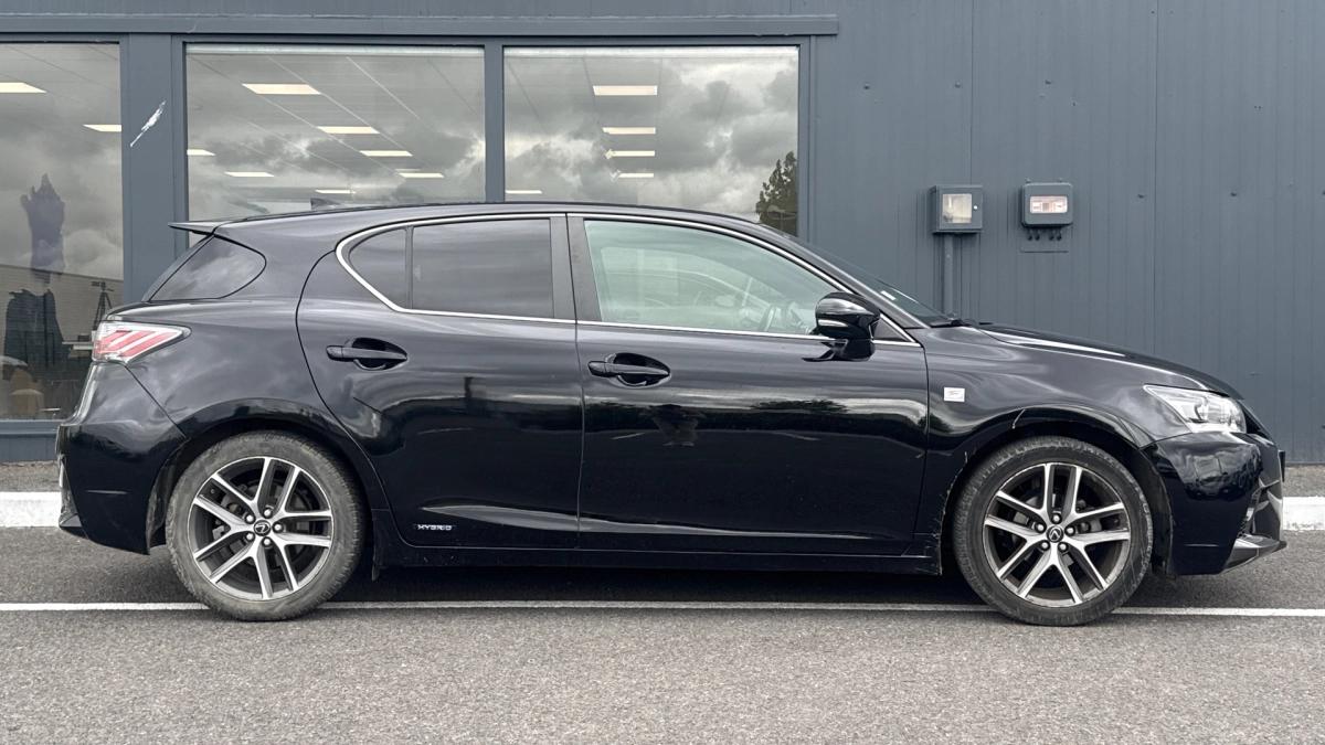 Lexus CT200H