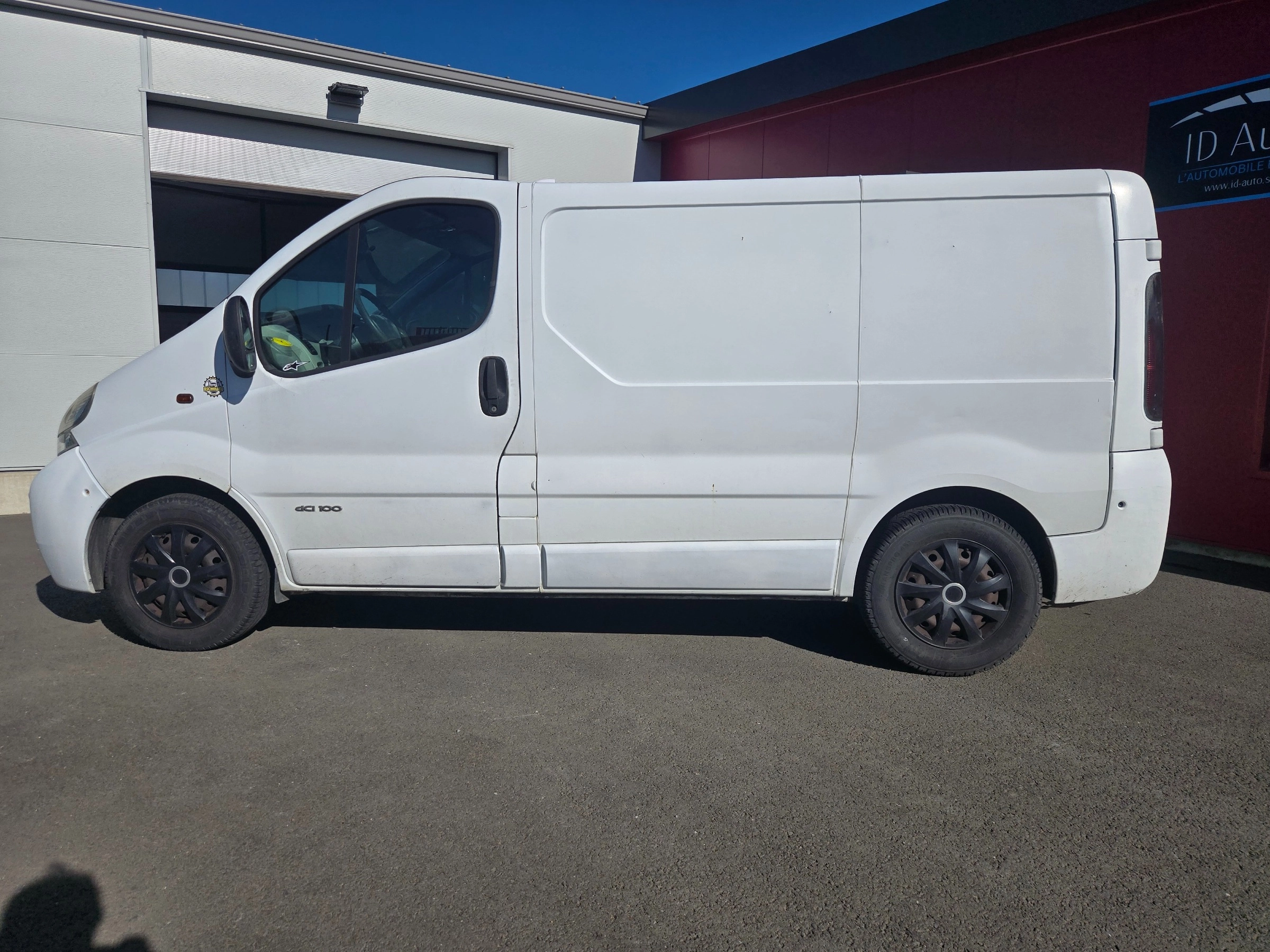Renault Trafic Vu FOURGON 1.9 DCI 100 L1H1 Garantie 1 an — photo 2