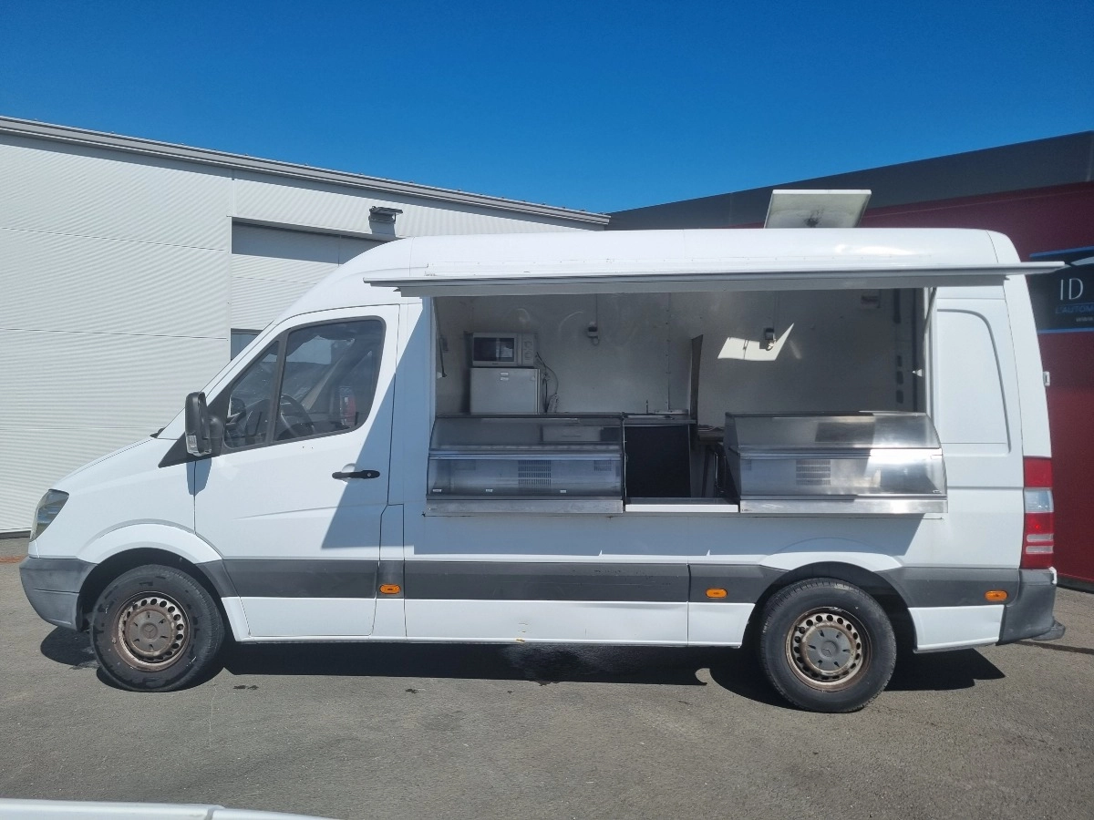 Mercedes Sprinter Vu Magasin VASP FOOD TRUCK 211 CDI 37 2.2 110, Garanti 1 an, FOURGON 2.2 211 CDI 110 — photo 2