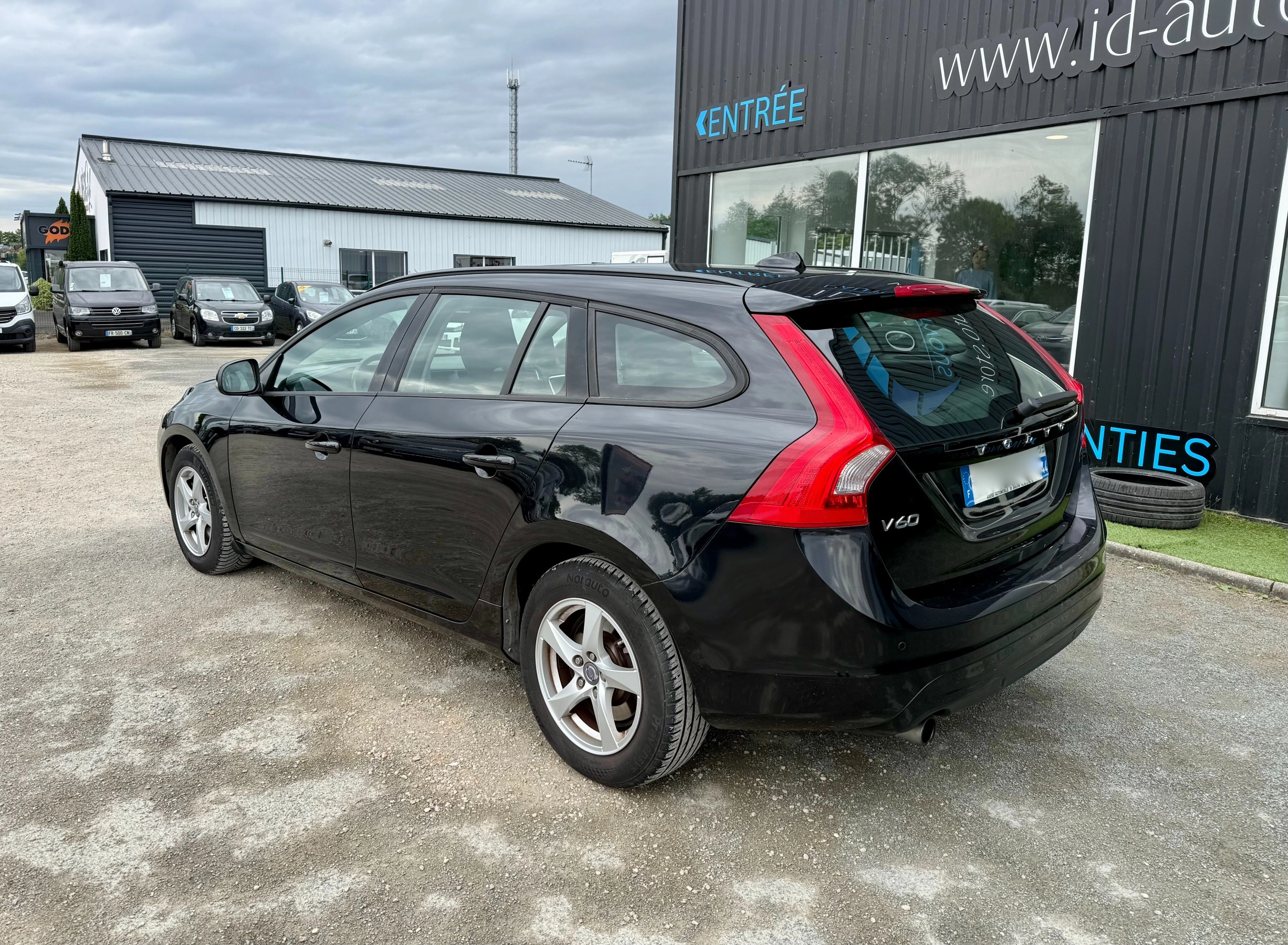 Volvo V60 1.6 115 BVA DRIVE KINETIC GARANTIE 12 MOIS 1.6 115 DRIVE KINETIC START-STOP — photo 3
