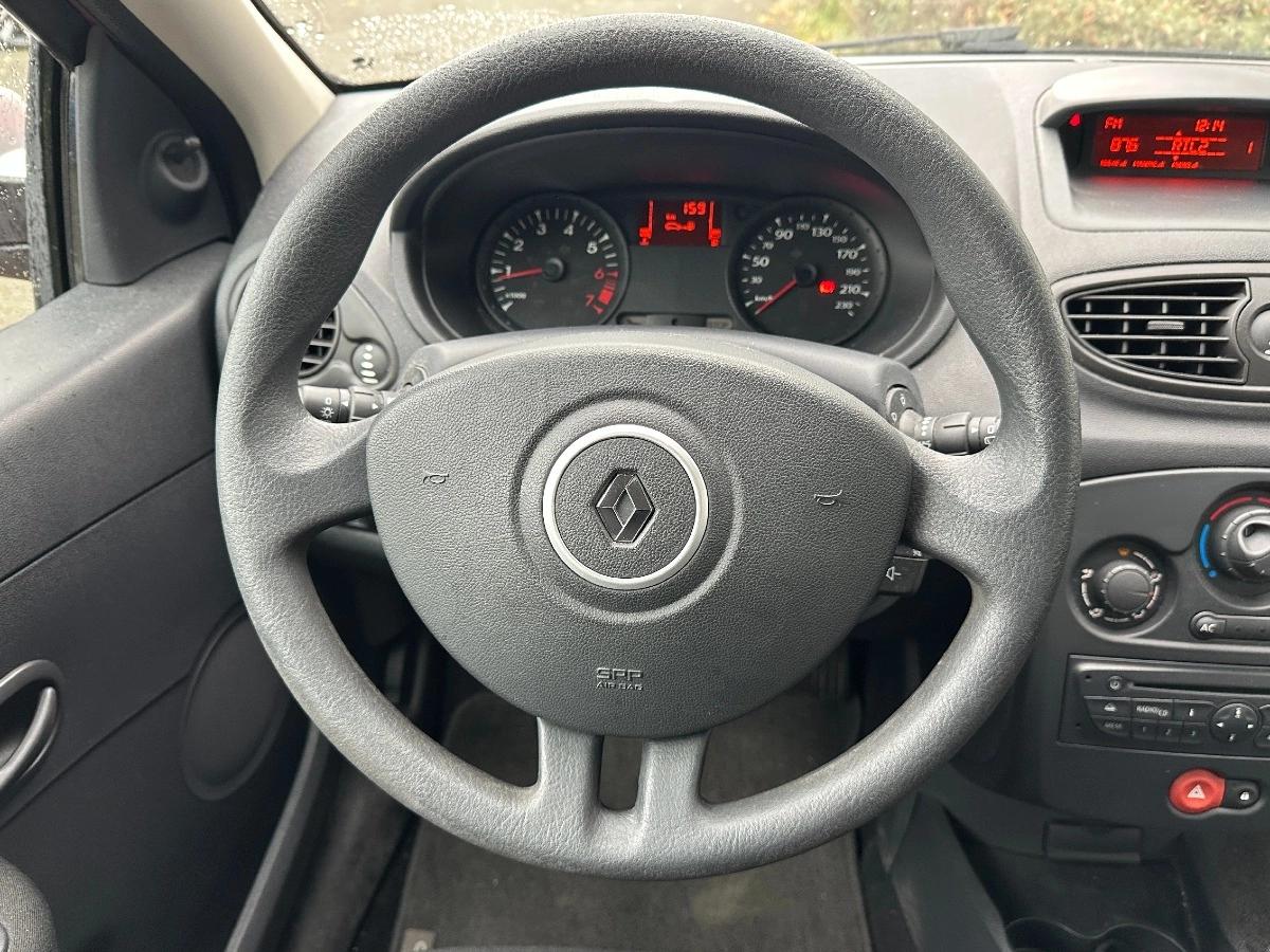 Aperçu indisponible de RENAULT Clio