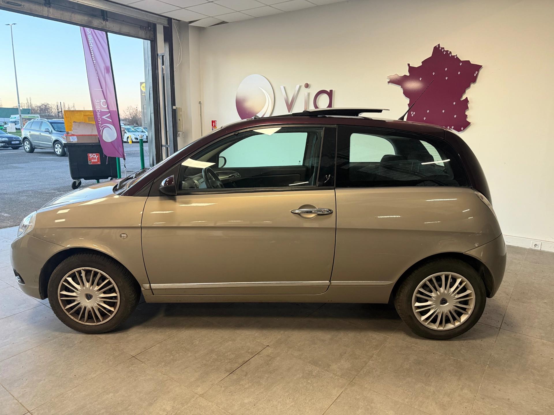 Lancia Ypsilon