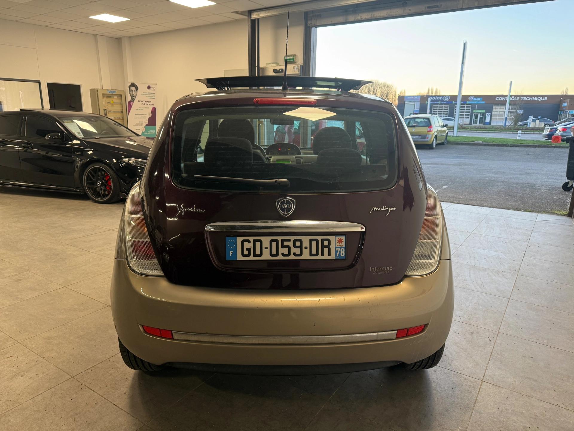 Lancia Ypsilon
