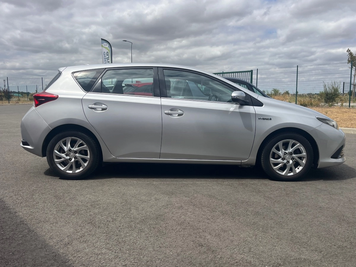 Toyota Auris 1.8 HSD 136H 100 FULL-HYBRID DYNAMIC BVA Garanti 12 mois — photo 4