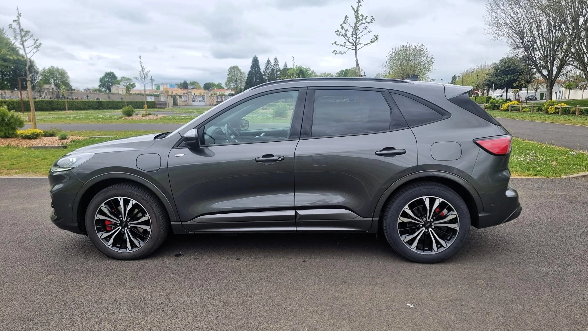 Ford Kuga ST-LINE X / 2.5 DURATEC 225CH 150 HYBRID 4X4 POWERSHIFT BVA 2.5 DURATEC 225H 150 HYBRID PHEV 14.4KWH ST-LINE X 4X4 POWERSHIFT BVA — photo 3