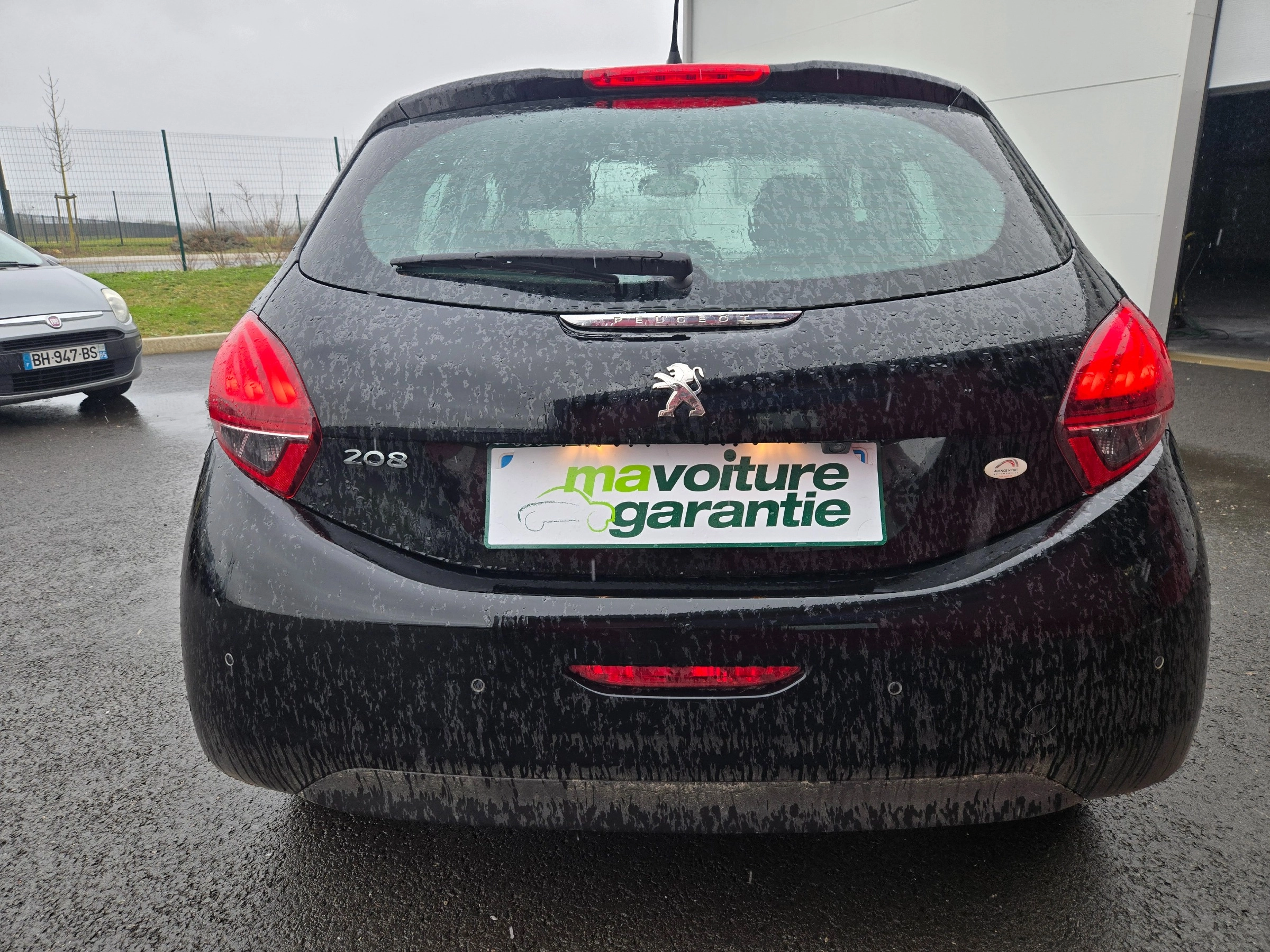 Peugeot 208 GENERATION-I 1.2 PURETECH 80 ALLURE, Garantie 1 an, trés bon état de présentation — photo 4