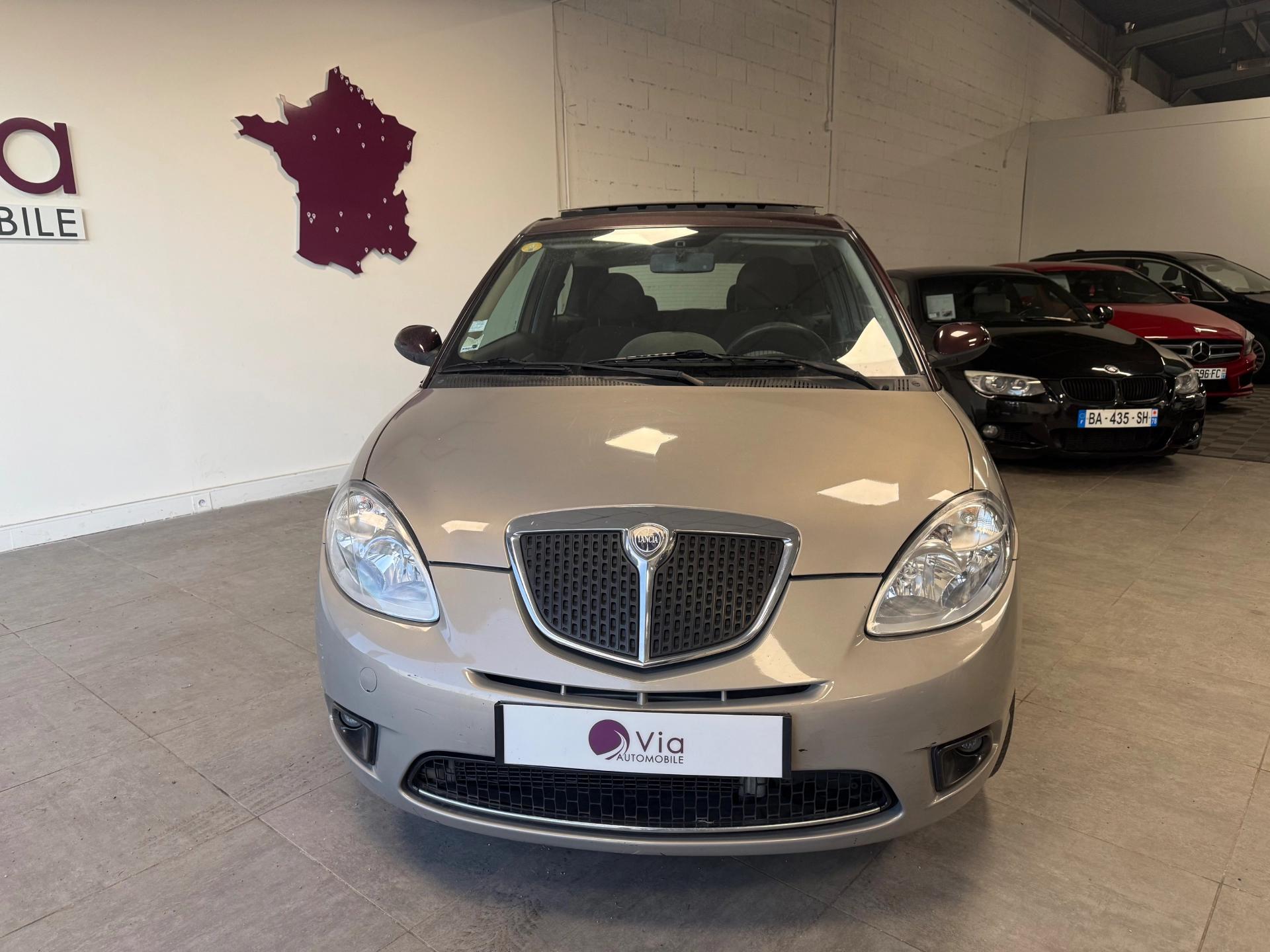 Lancia Ypsilon
