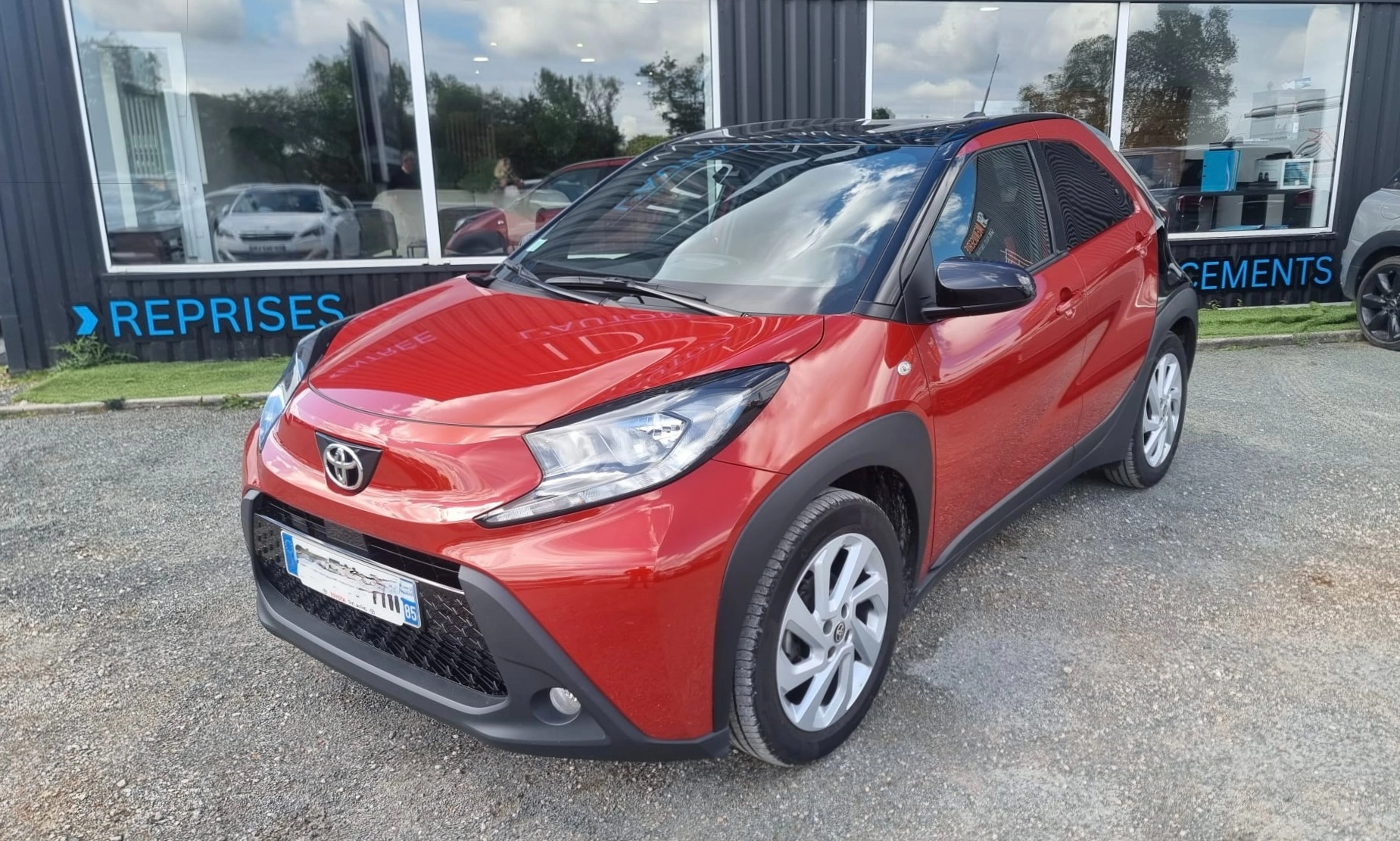 Toyota Aygo X 1.0 VVTI 70 DESIGN S-CVT BVA — photo 2